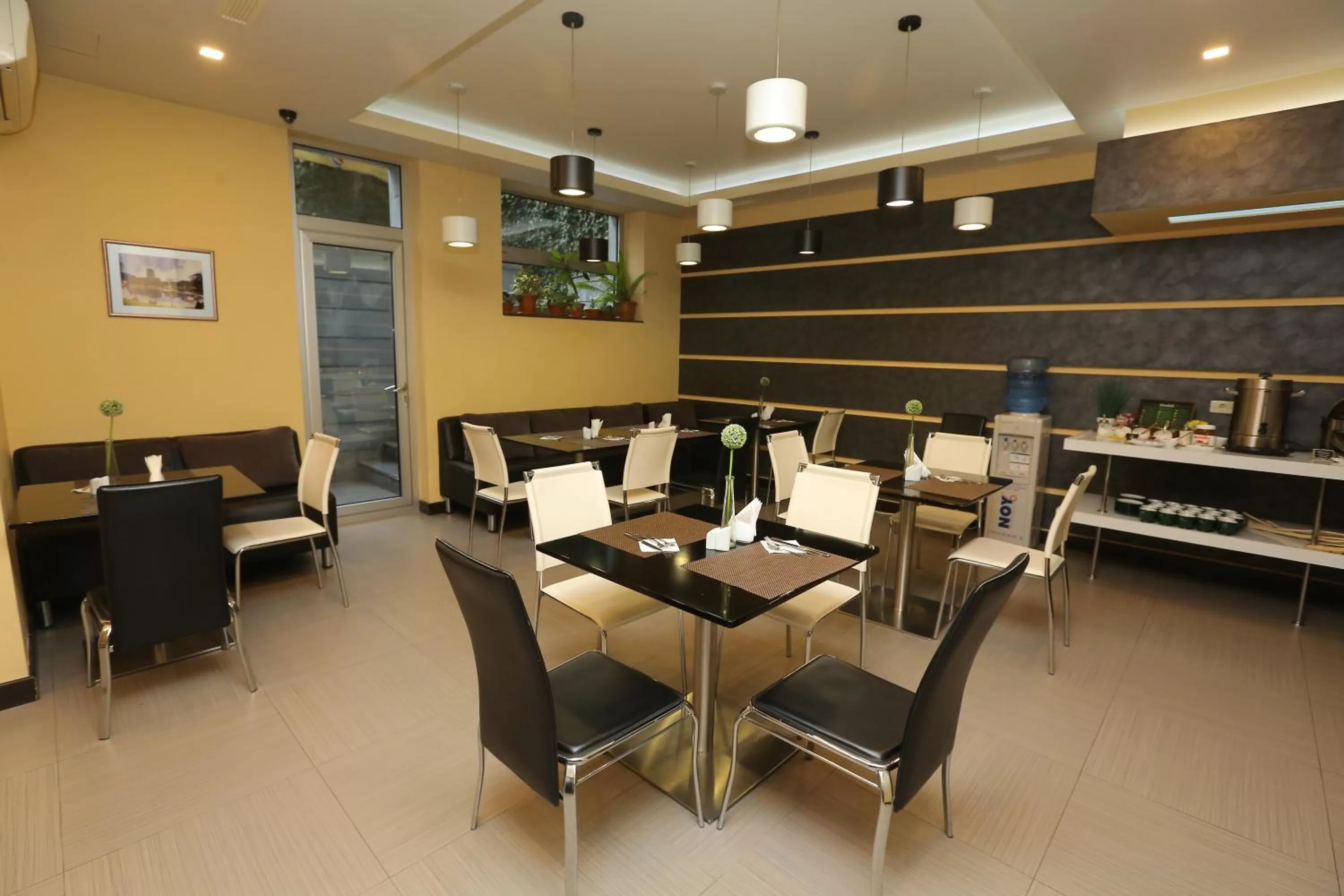 Restaurant/places to eat in My Hotel Yerevan