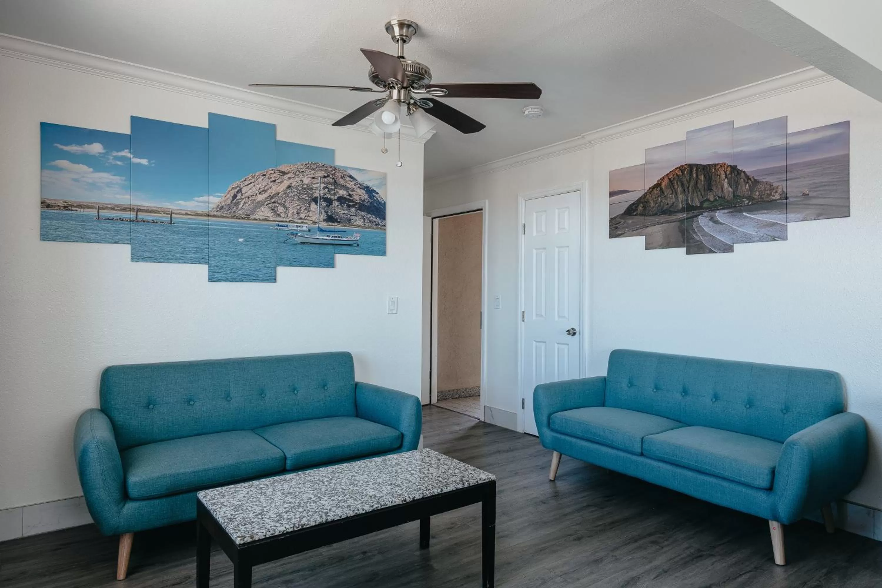 Living room in Sea Air Inn & Suites - Downtown - Restaurant Row