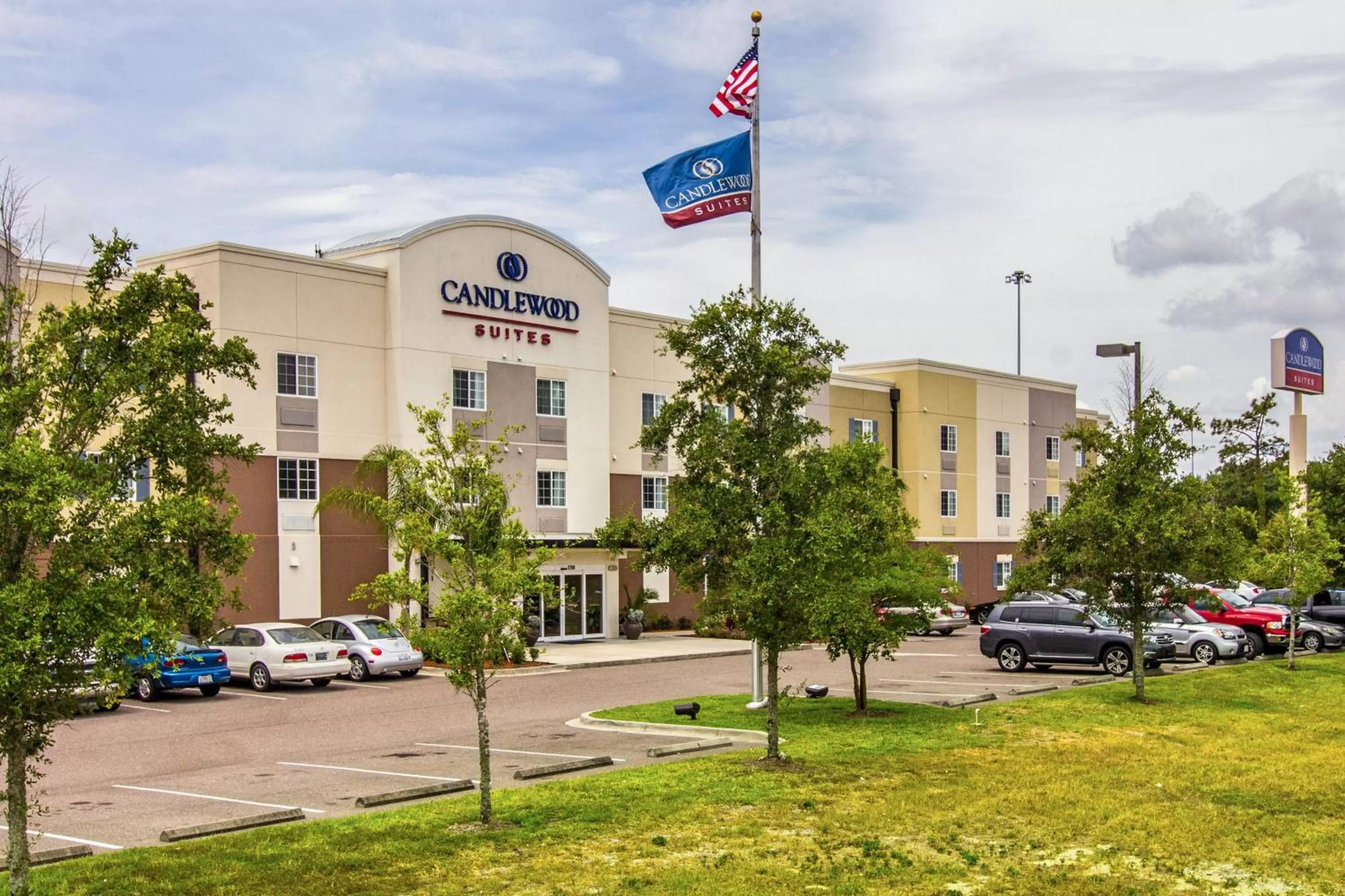 Property building in Candlewood Suites Jacksonville East Merril Road by IHG