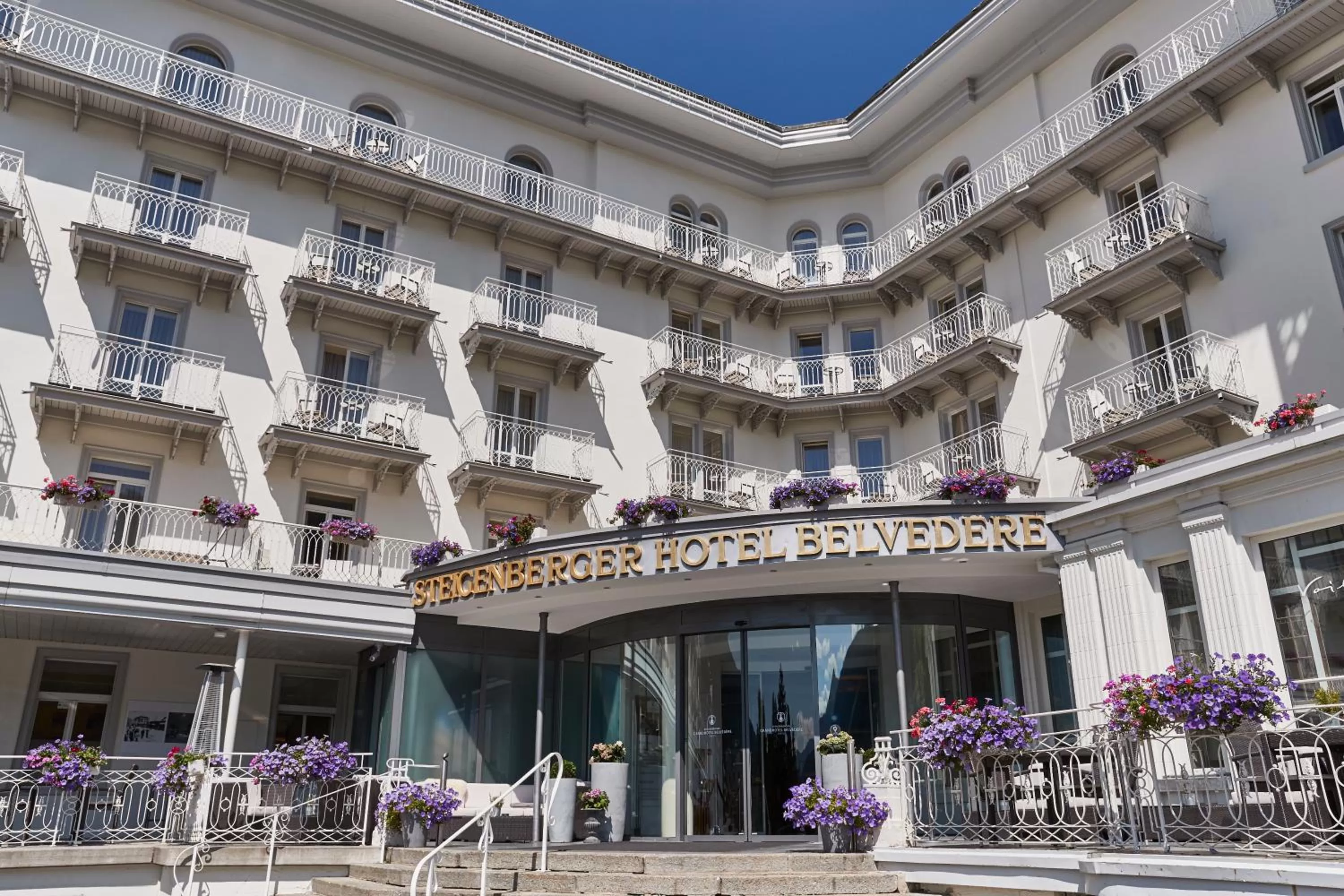 Facade/entrance in Steigenberger Icon Grandhotel Belvédère