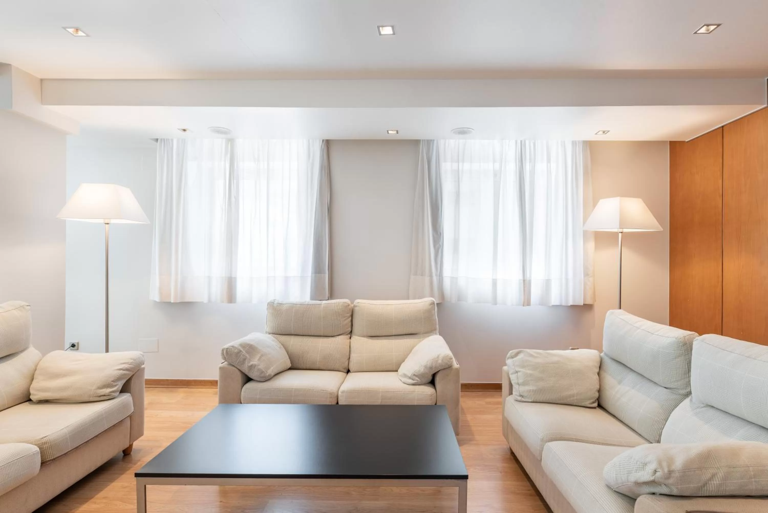 Lobby or reception in Exe Puerta San Pedro