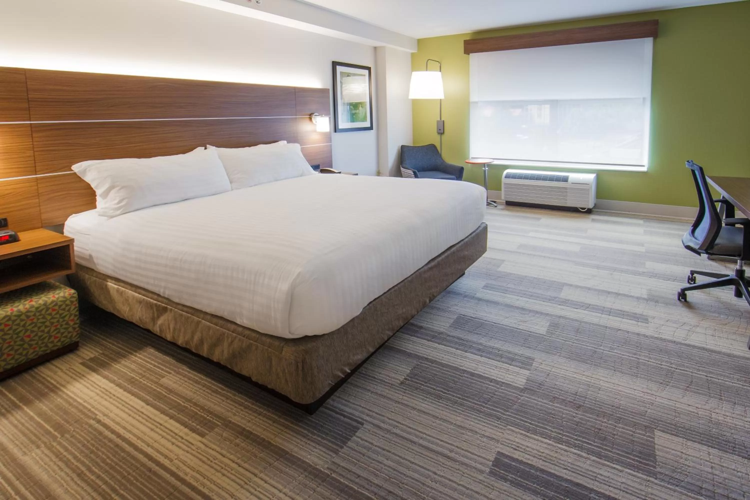 Photo of the whole room, Bed in Holiday Inn Express Gatlinburg Downtown by IHG