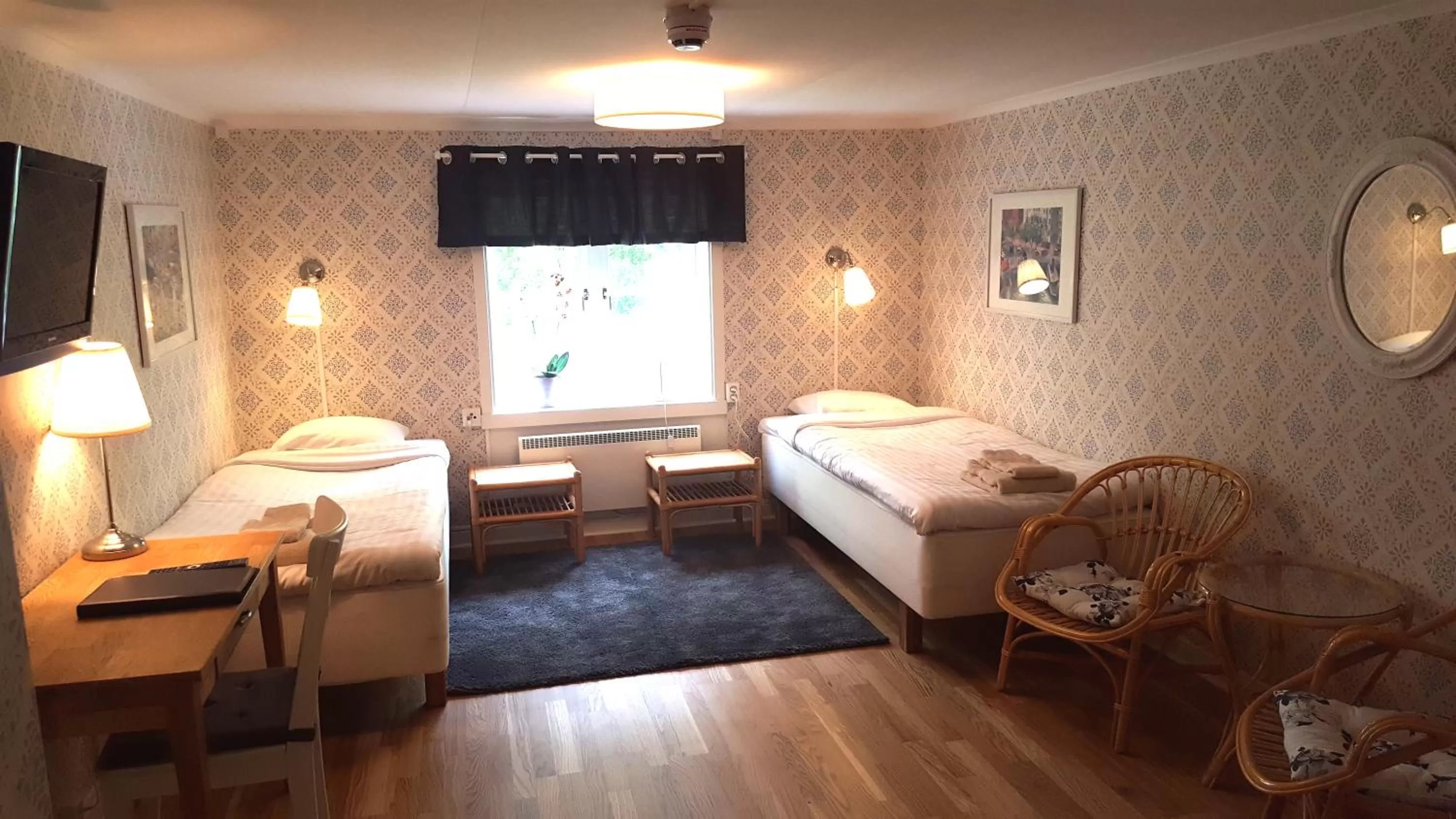 Photo of the whole room, Bed in Långshyttans Brukshotell