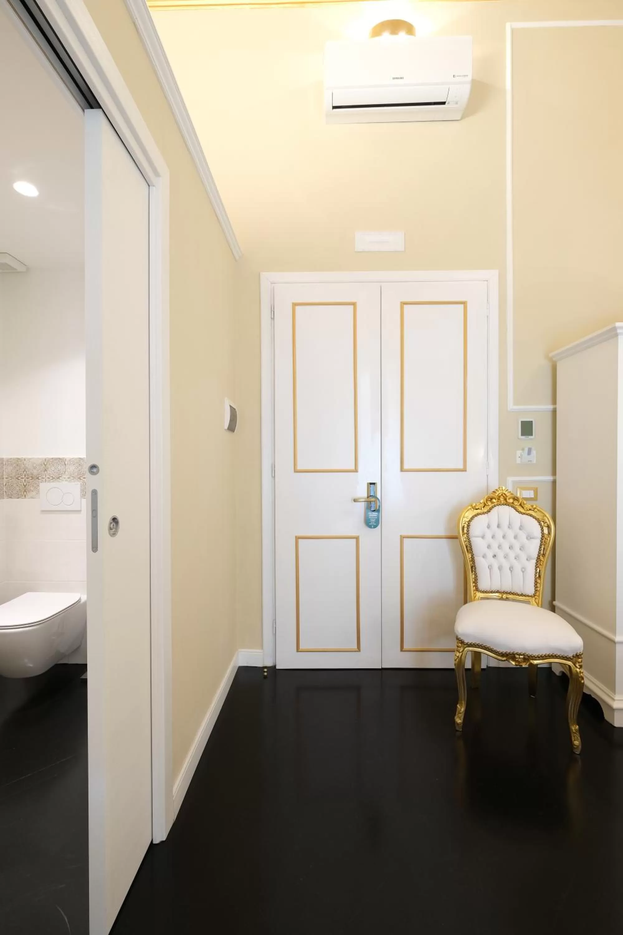 Bedroom in B&B Kingsman