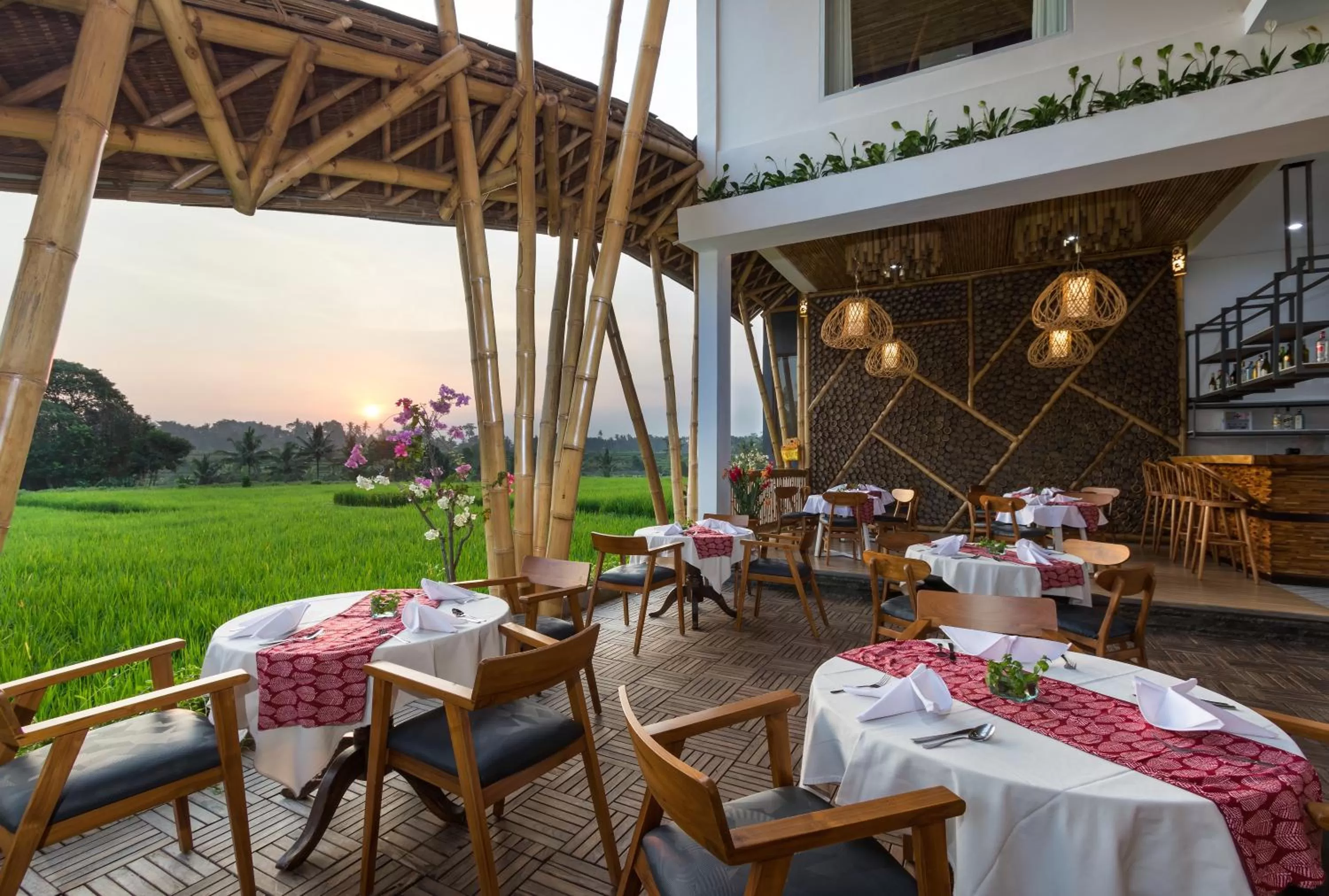 Restaurant/places to eat in Wadari Retreat Villa Ubud