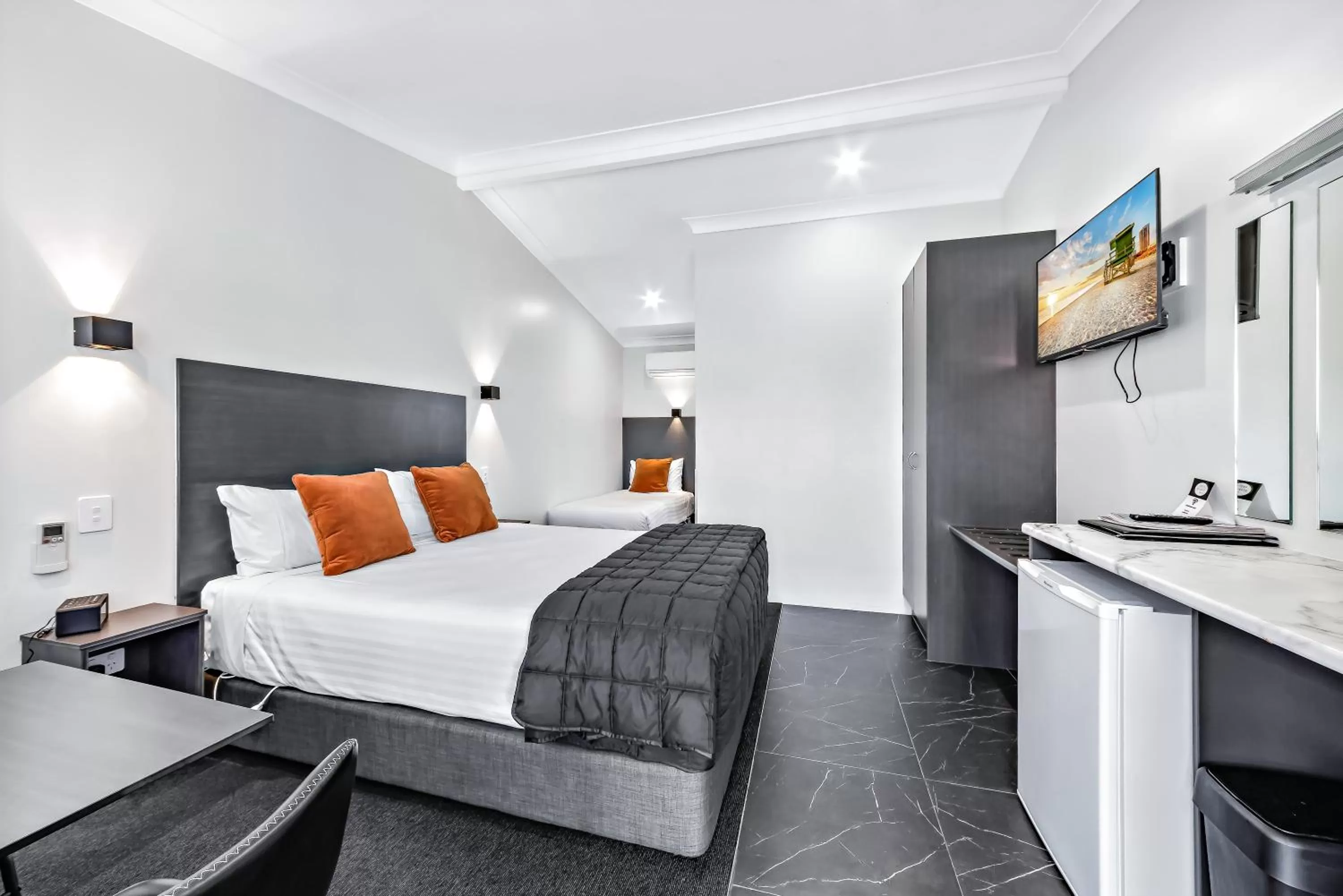 Bed in Apple & Grape Motel