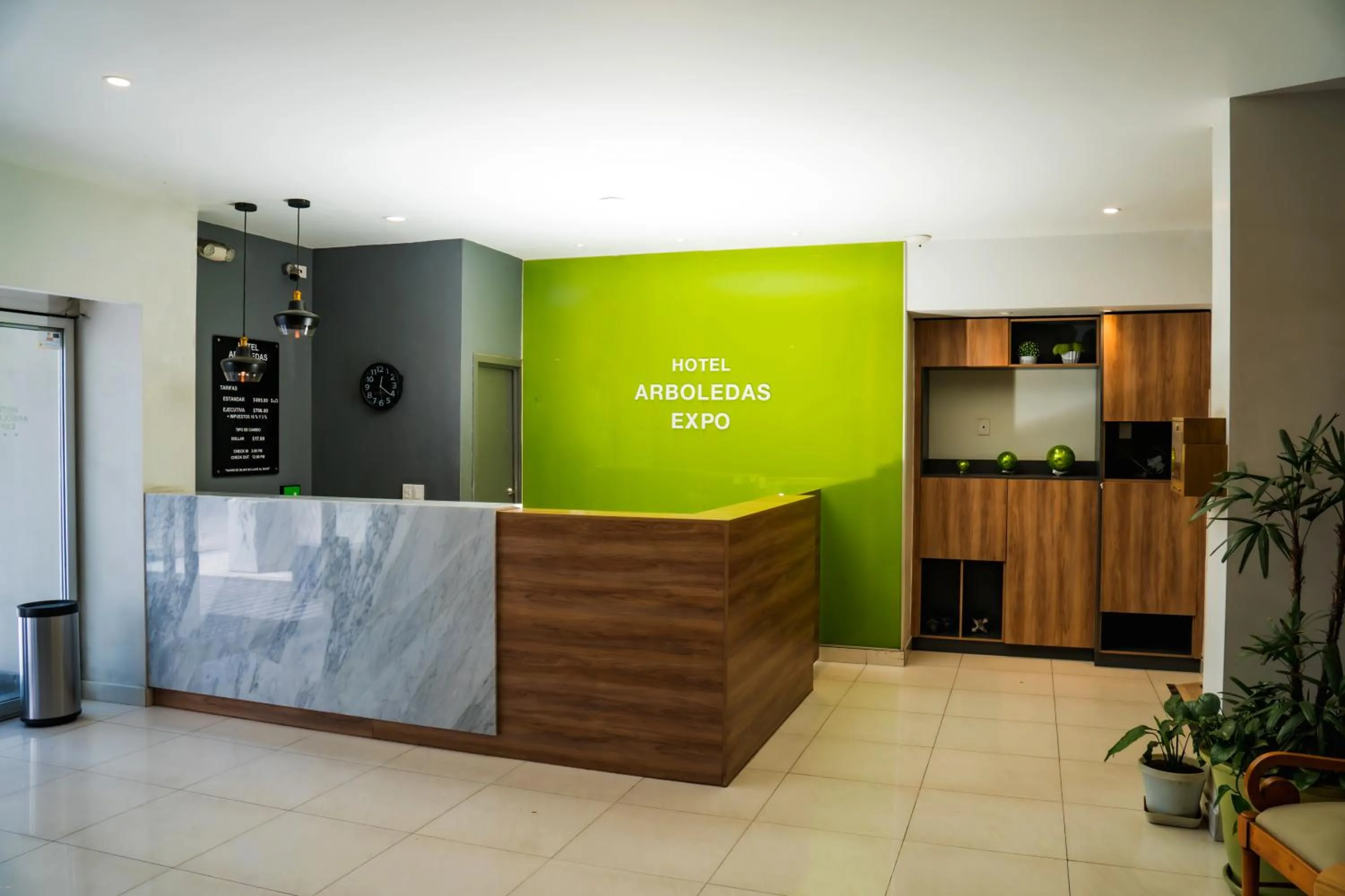 Lobby or reception in Hotel Arboledas Expo