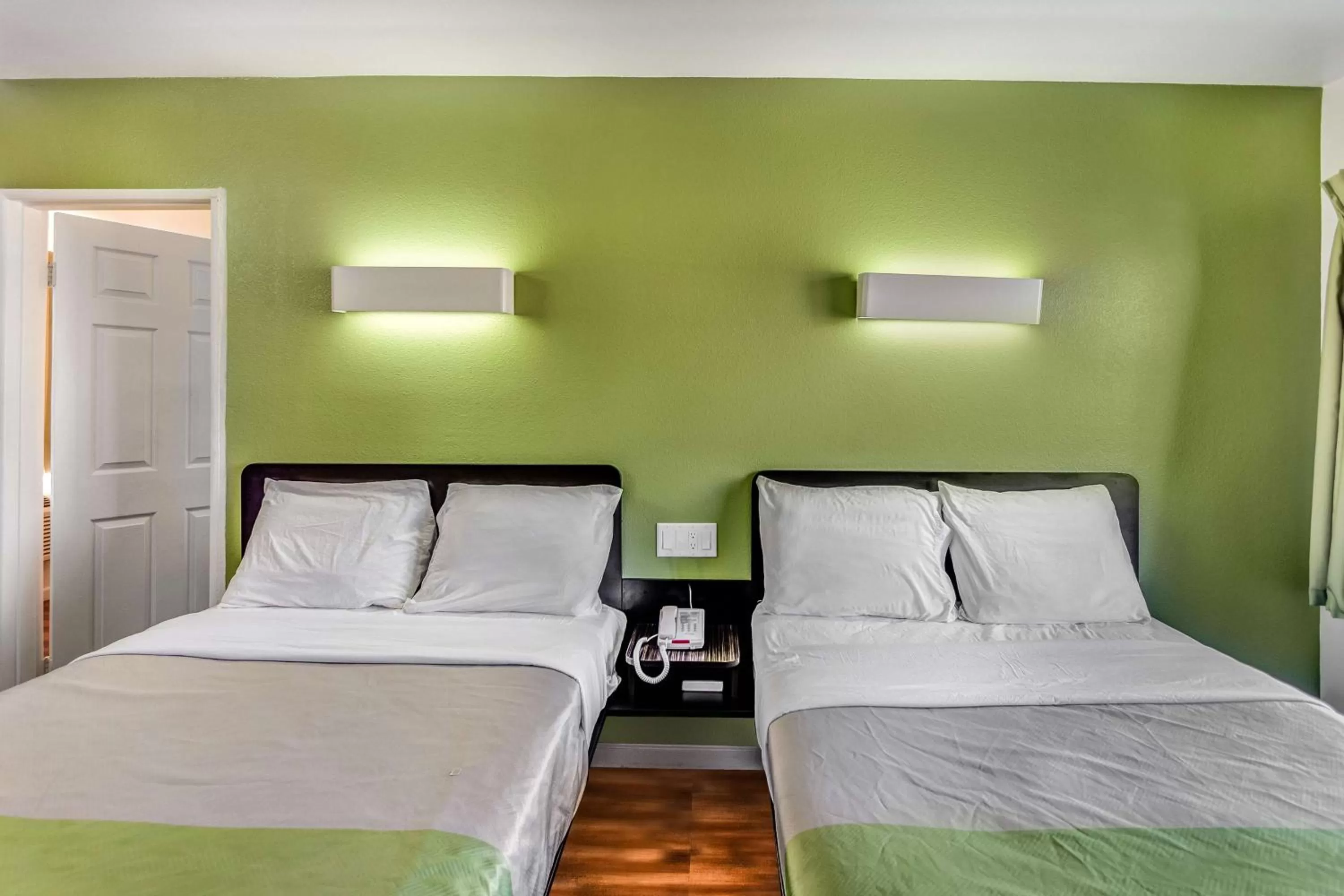 Photo of the whole room, Bed in Motel 6-Visalia, CA