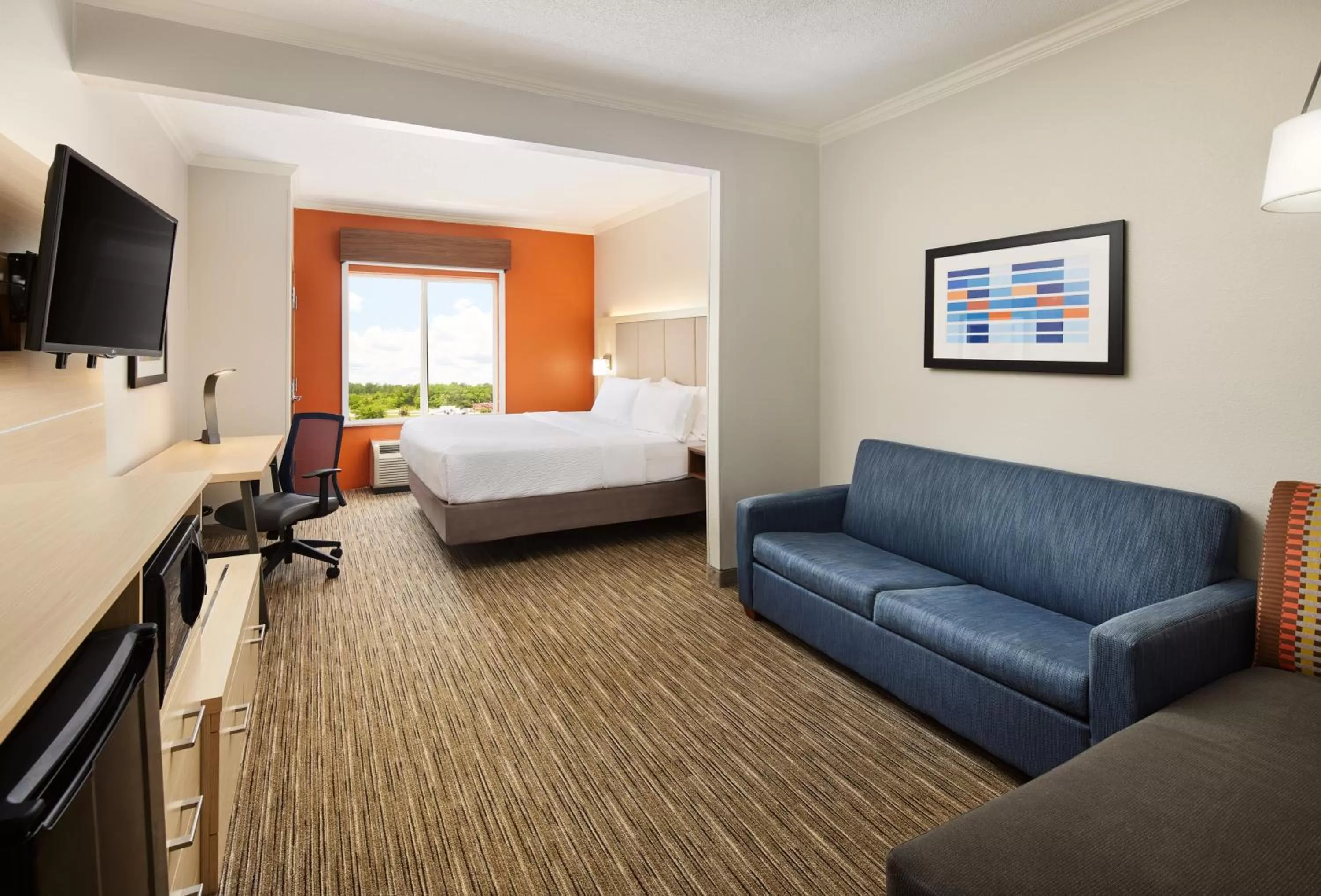 Photo of the whole room, Bed in Holiday Inn Express & Suites Bonifay by IHG