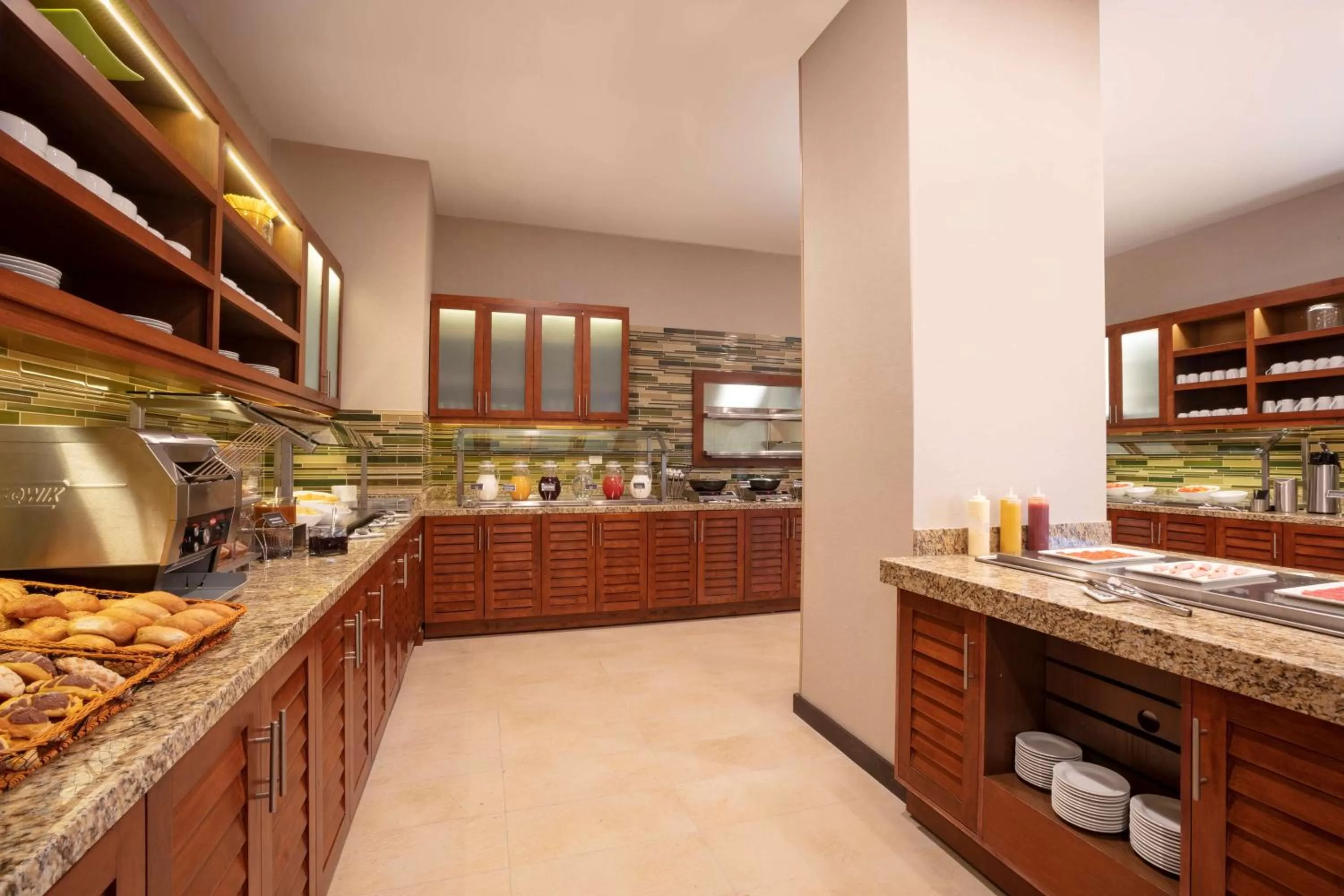 Restaurant/places to eat in Hyatt Place Aguascalientes Bonaterra