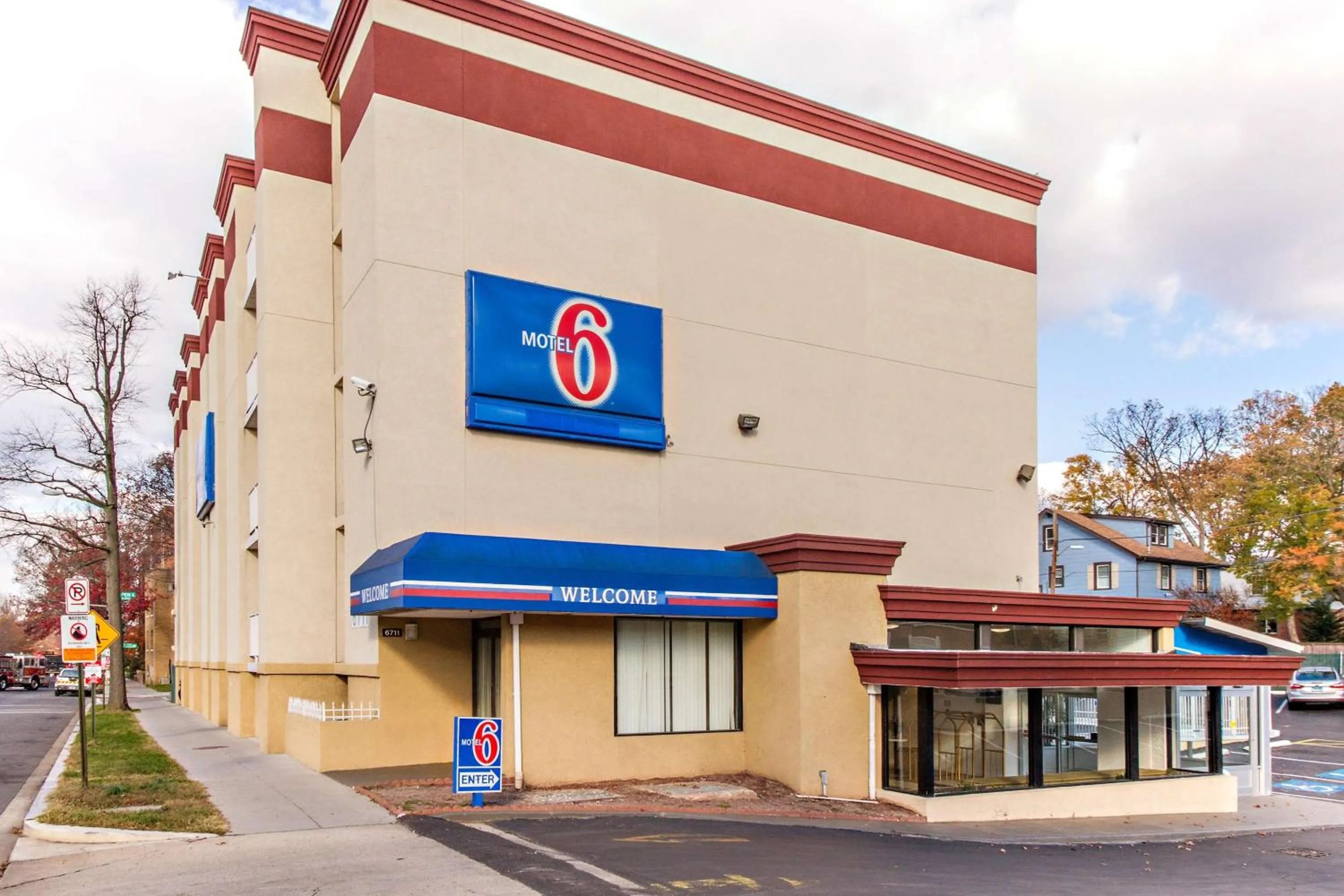 Property building in Motel 6-Washington, DC