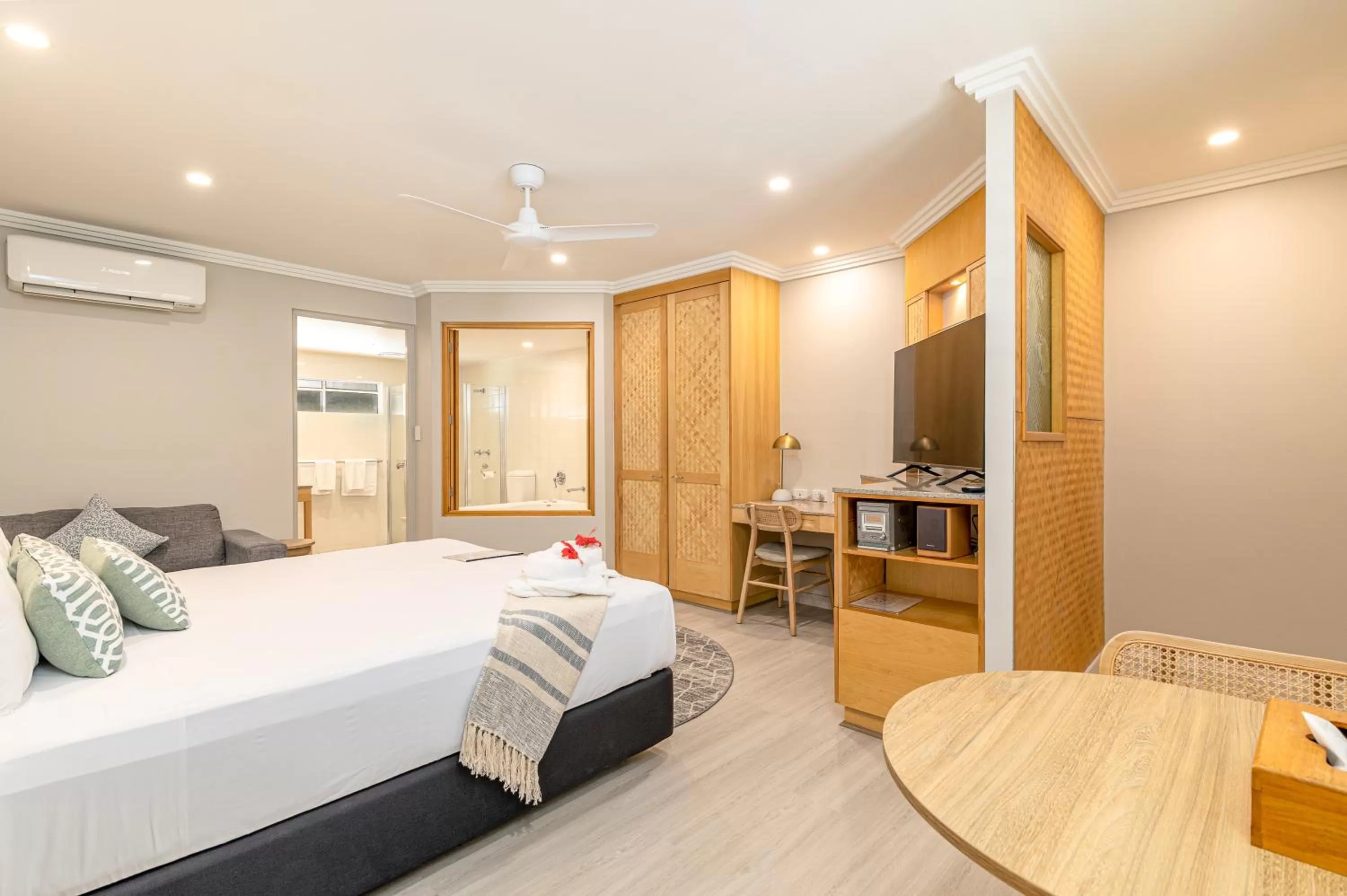 Bedroom, Bed in Seahaven Resort