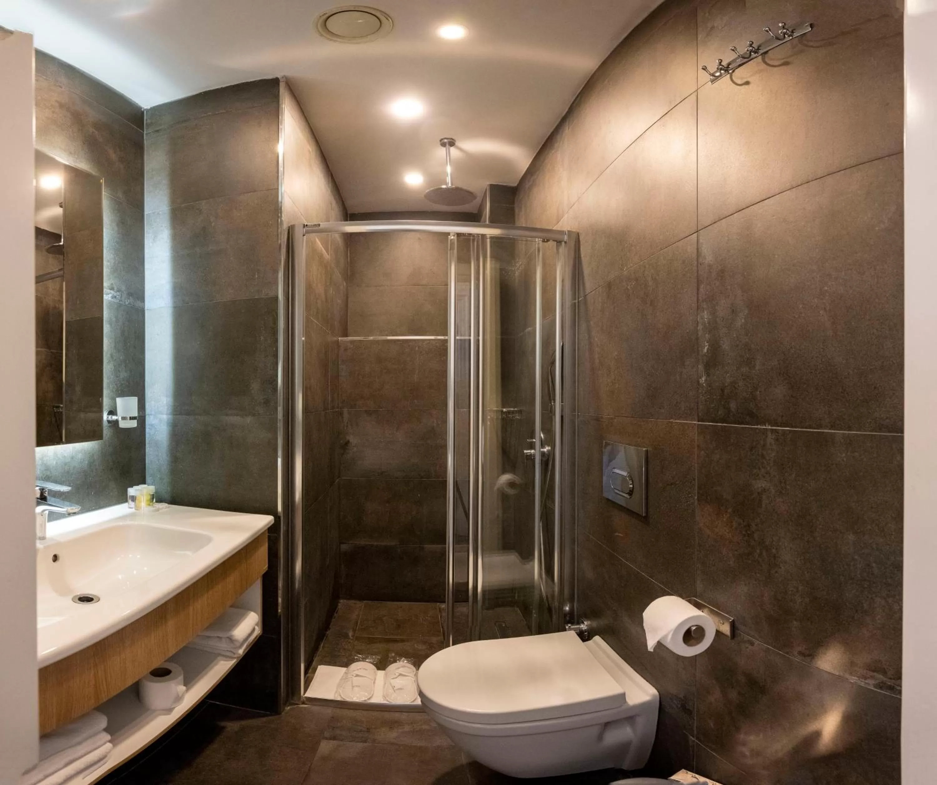 Shower in Premist Hotels Taksim