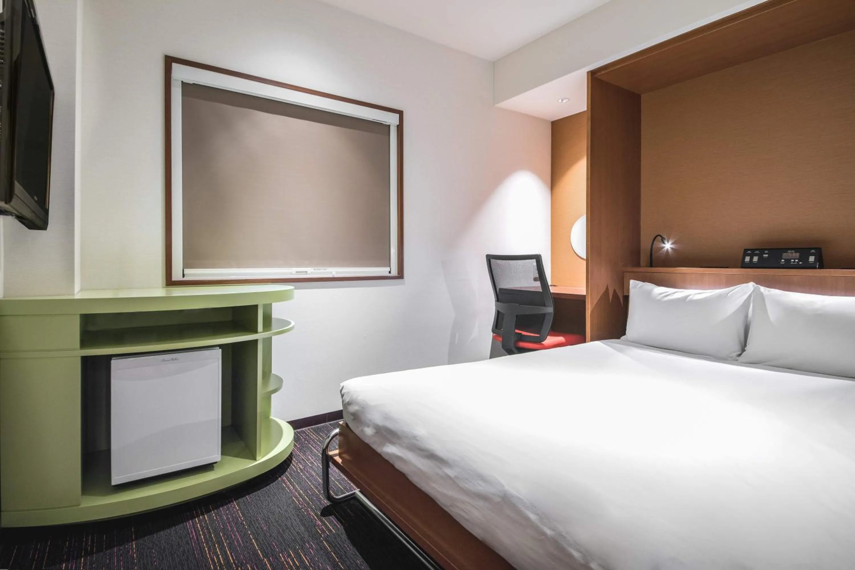 Bed in the b akasaka