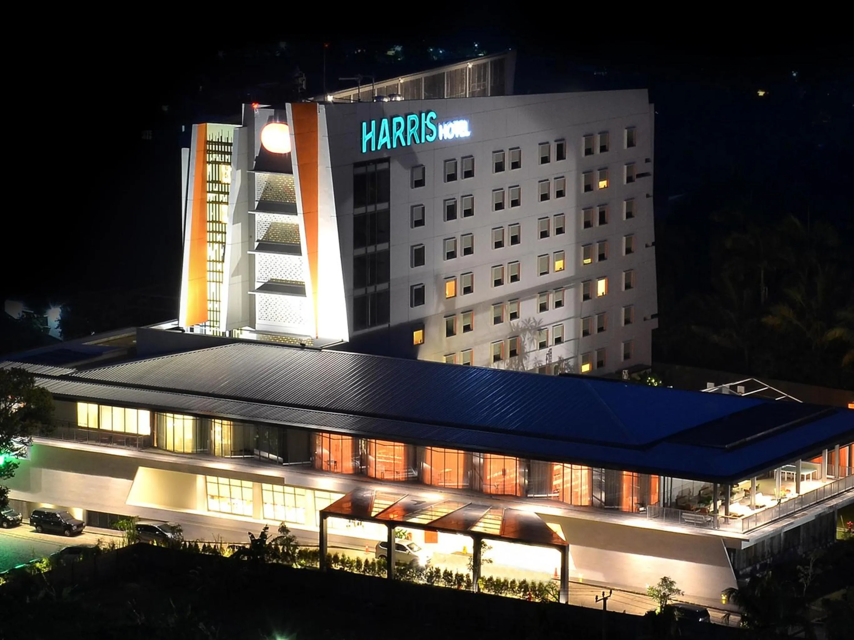 Facade/entrance in HARRIS Hotel Sentul City Bogor