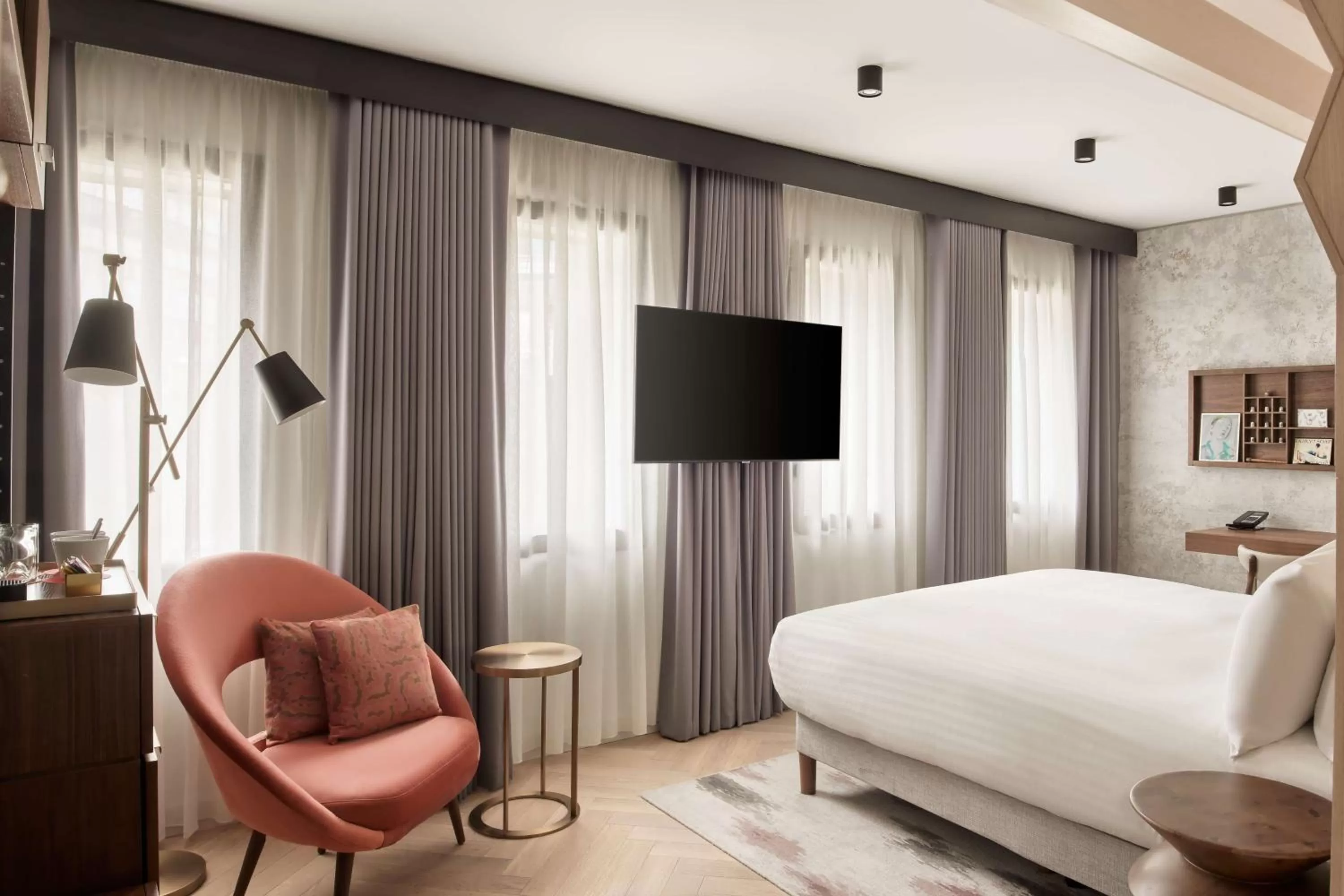 Bed in Canopy by Hilton London City