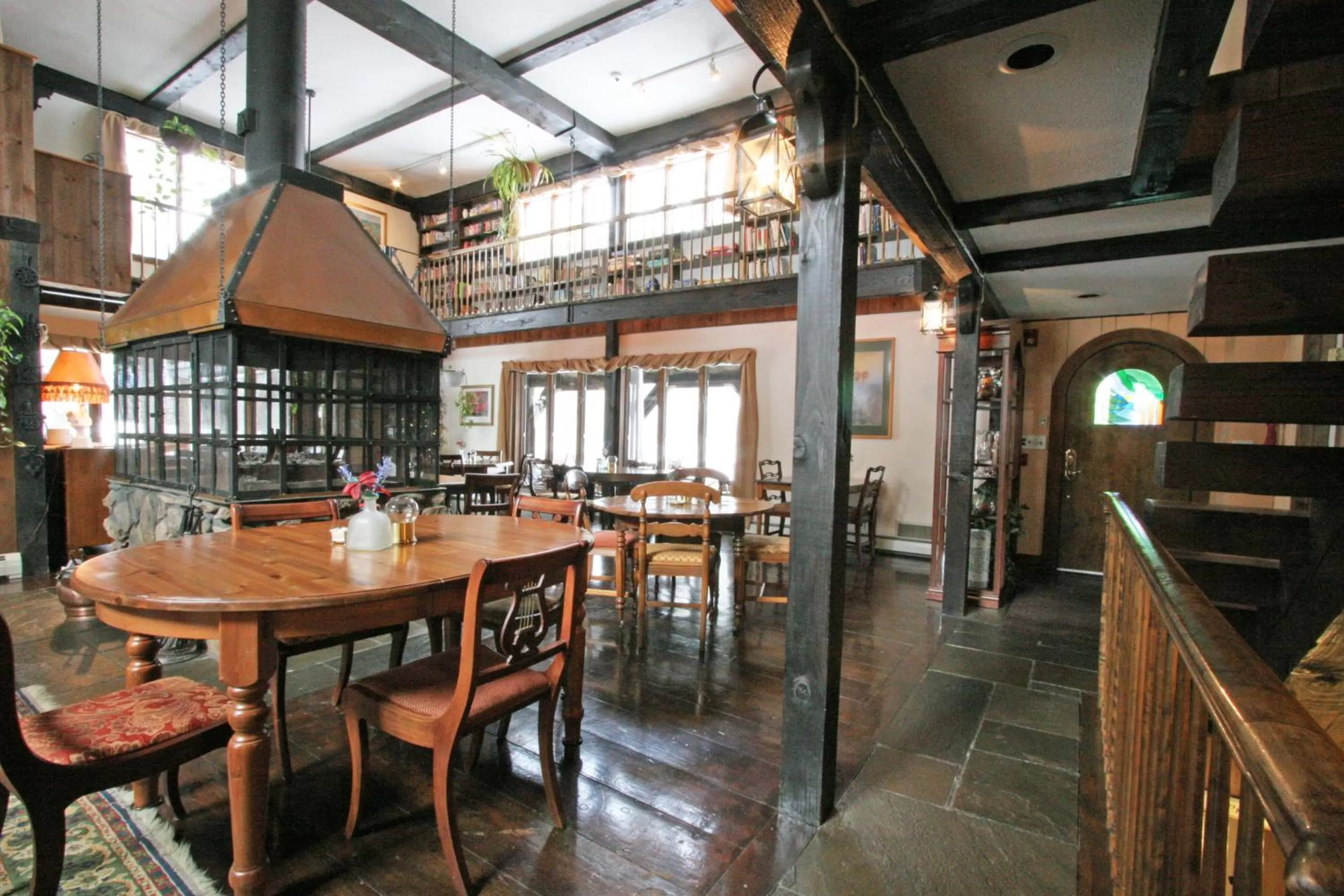 Restaurant/places to eat in Old Saco Inn