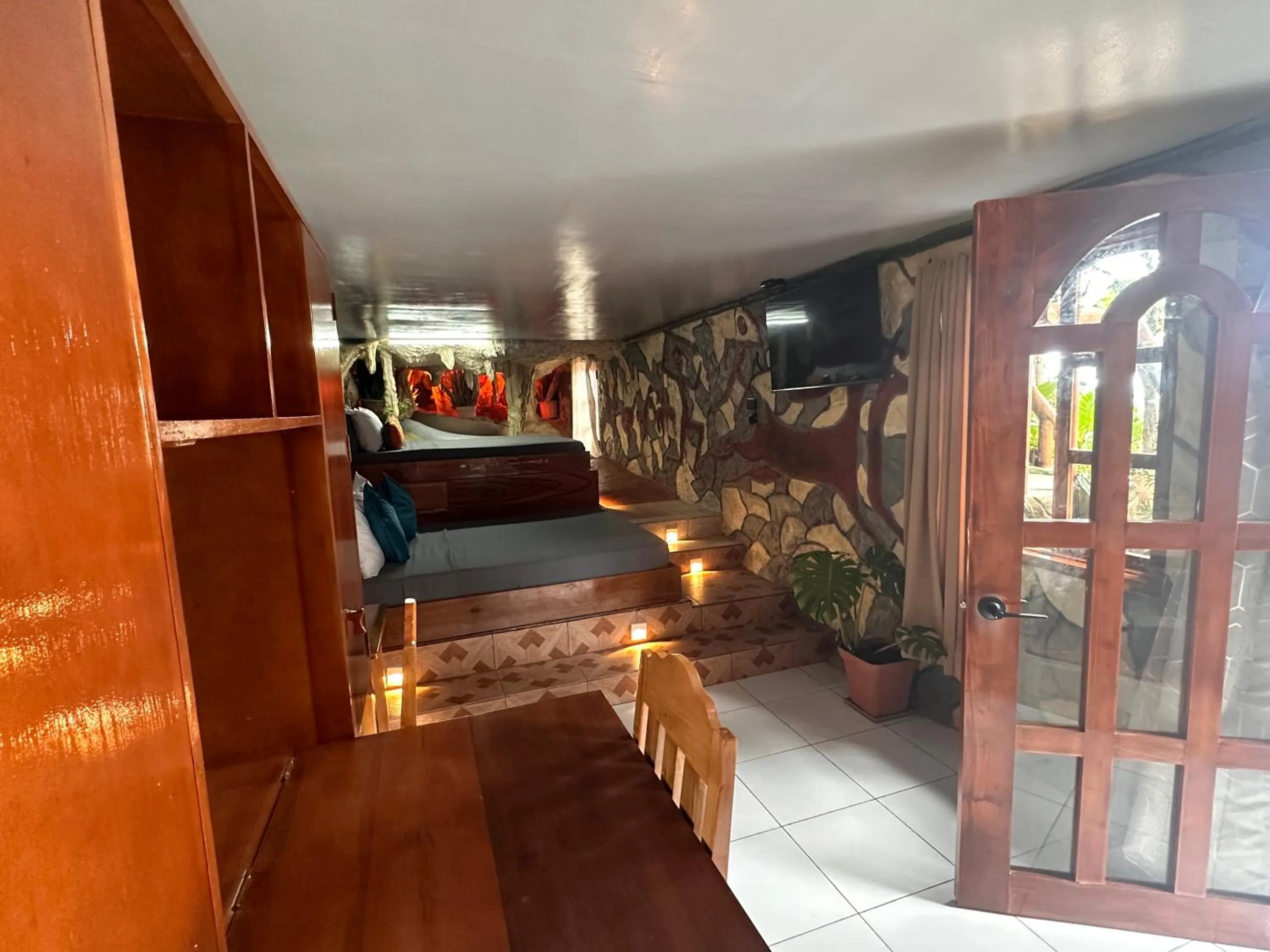 locker in Gratum Beach Resort