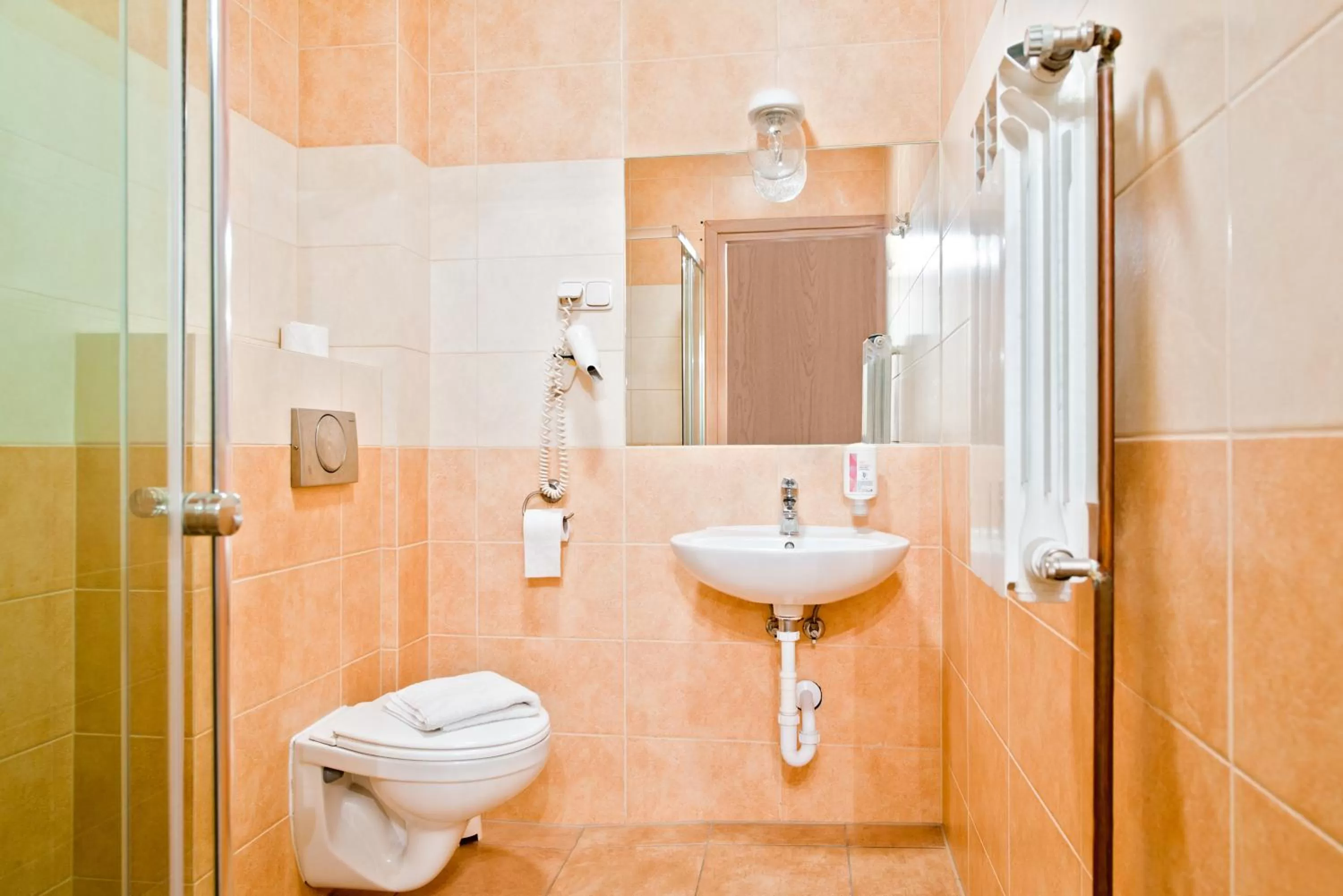 Bathroom in Miodosytnia Aparthotel