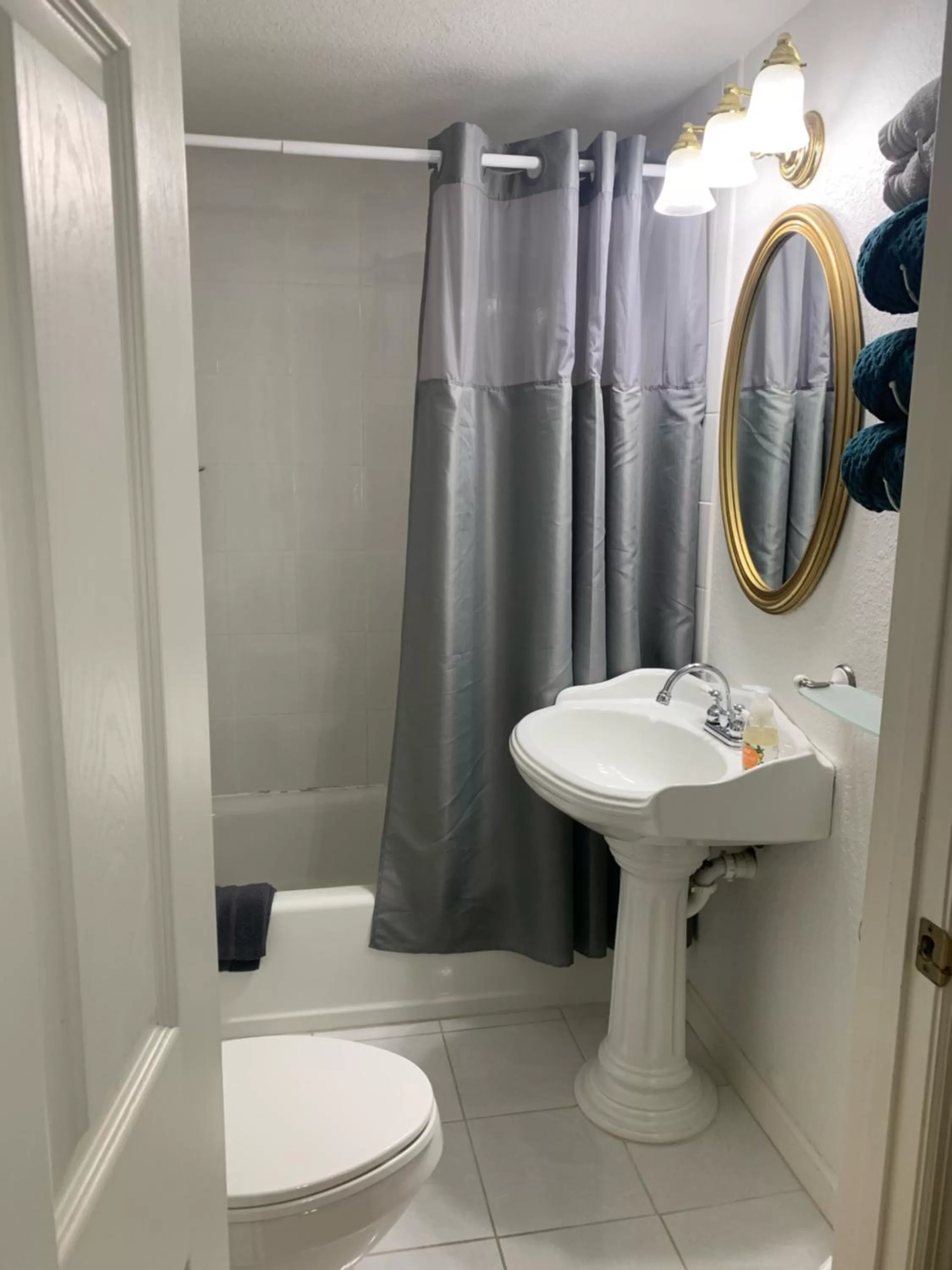 Bathroom in Nature Coast Inn & Cottages