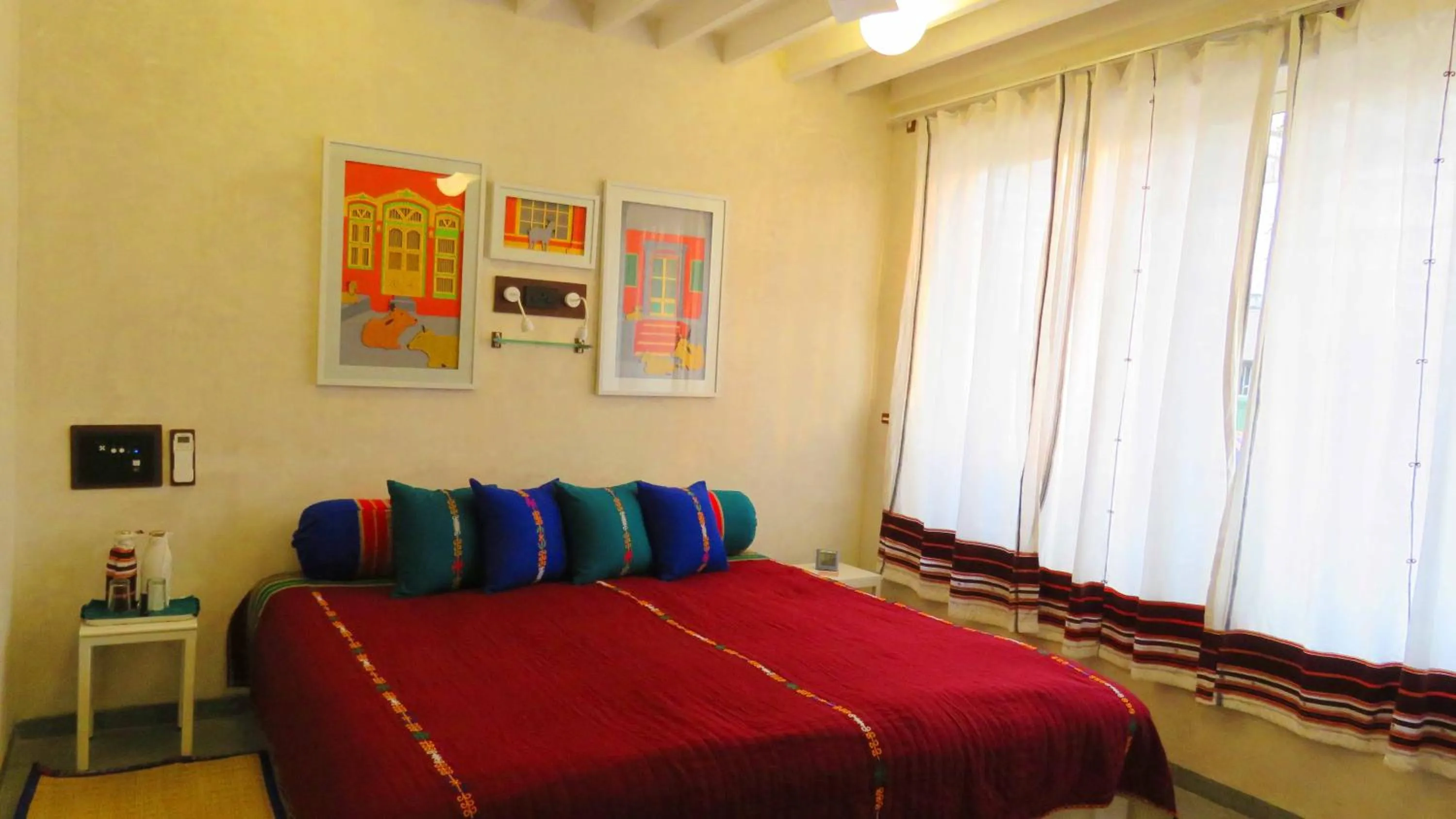 Photo of the whole room, Bed in Mangaldas Ni Haveli II by The House of MG