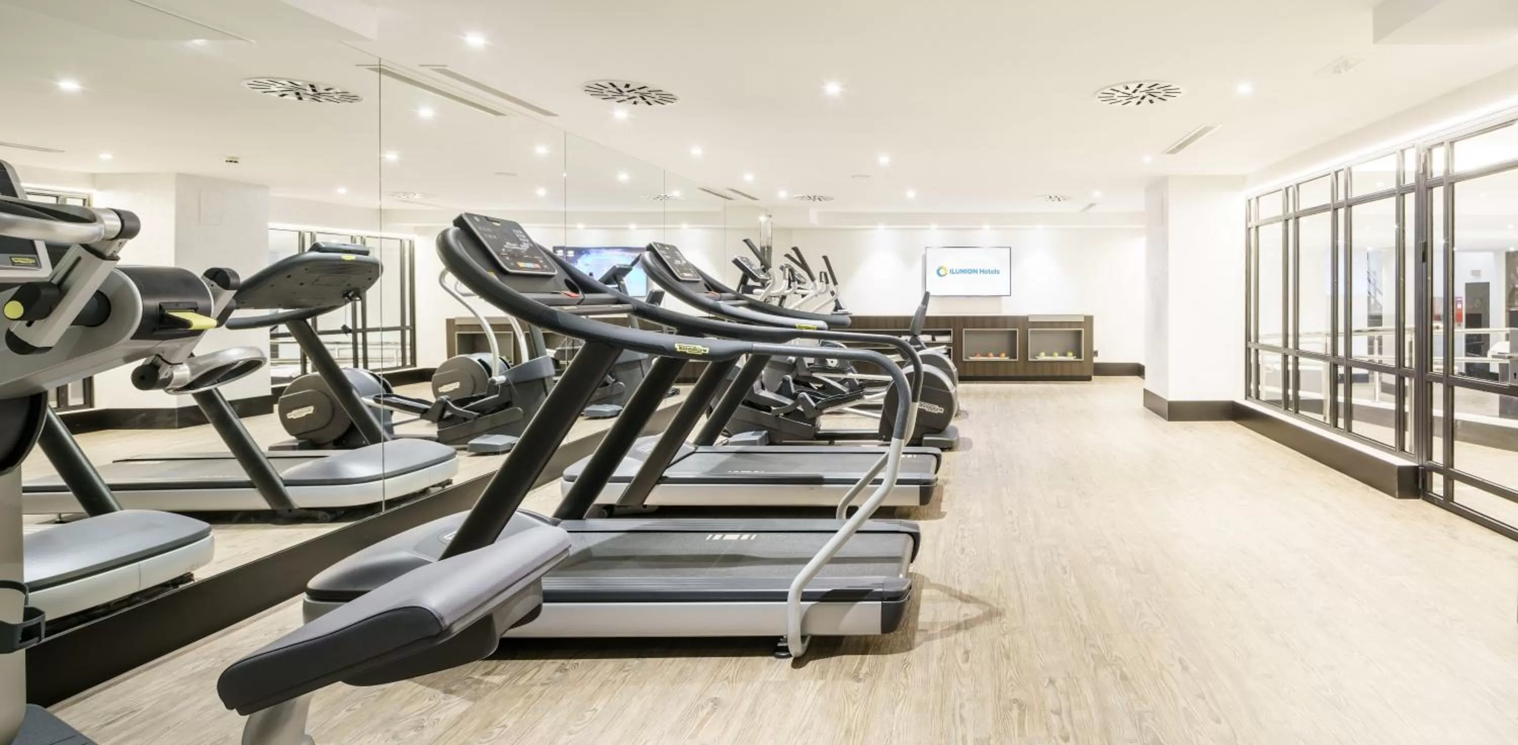 Fitness centre/facilities in Hotel Ilunion Bilbao