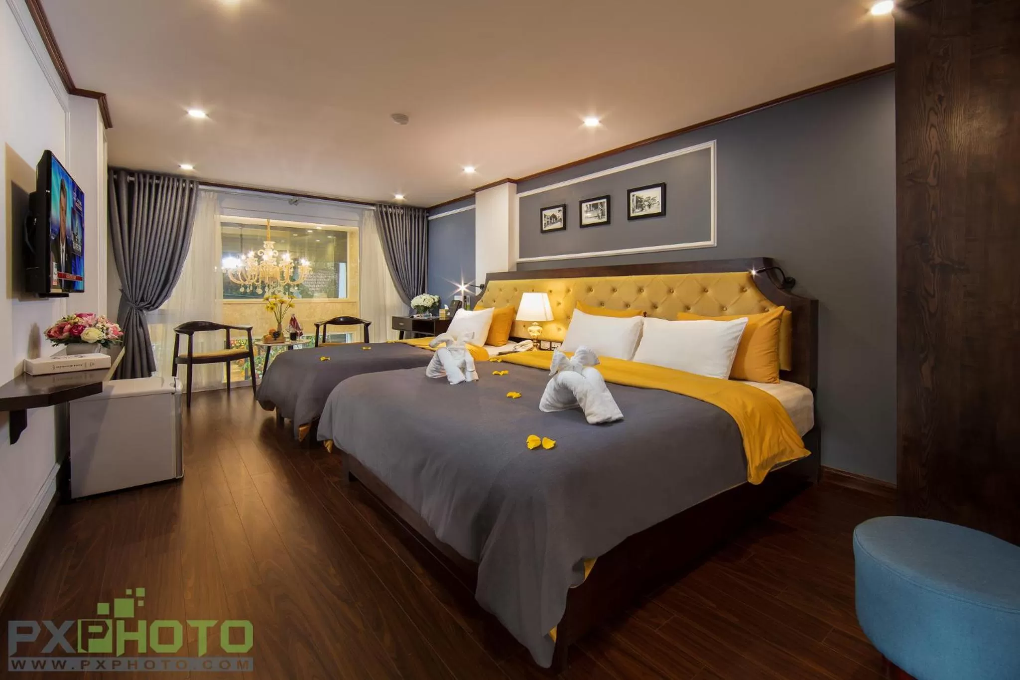 Photo of the whole room, Bed in MayFlower Hotel- Central Old Quarter