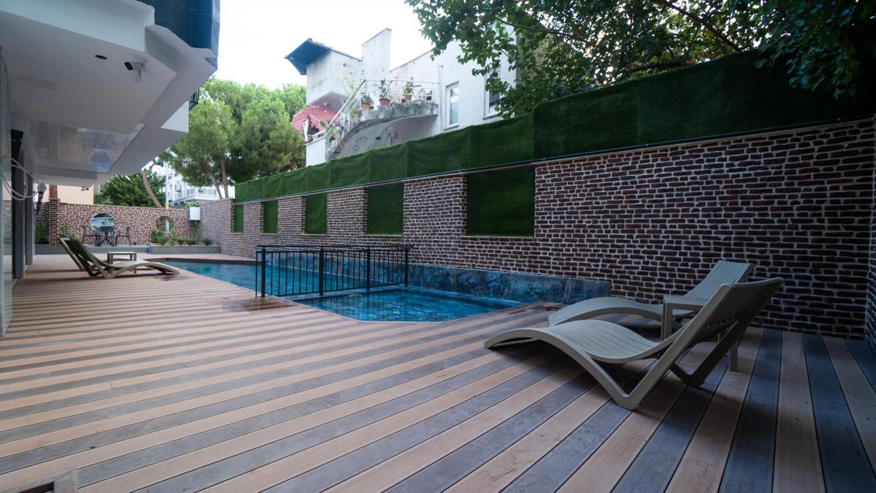 Swimming Pool in Estera Hotel Silent