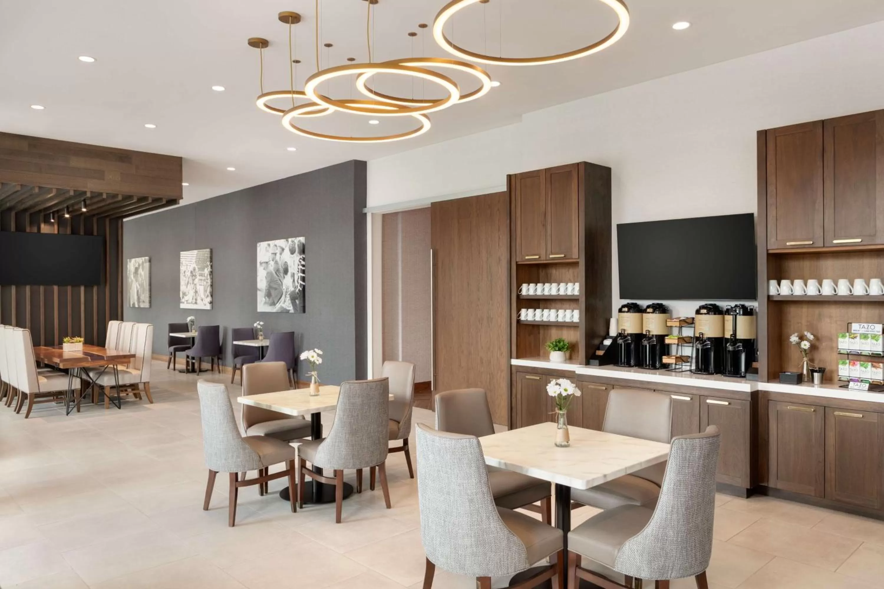 Restaurant/places to eat in Hyatt Place Fort Worth/TCU