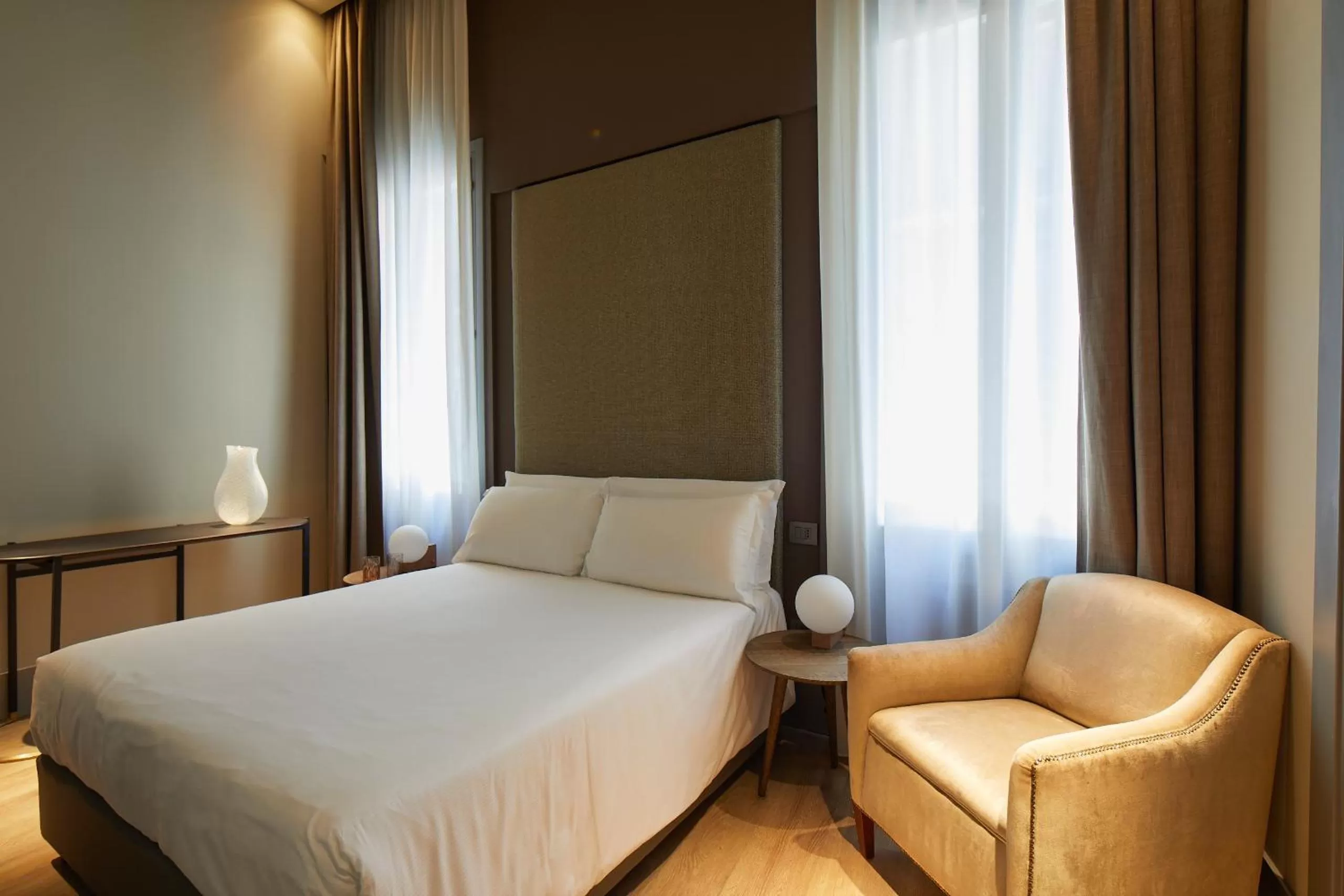 Photo of the whole room, Bed in Hotel Dei Dragomanni