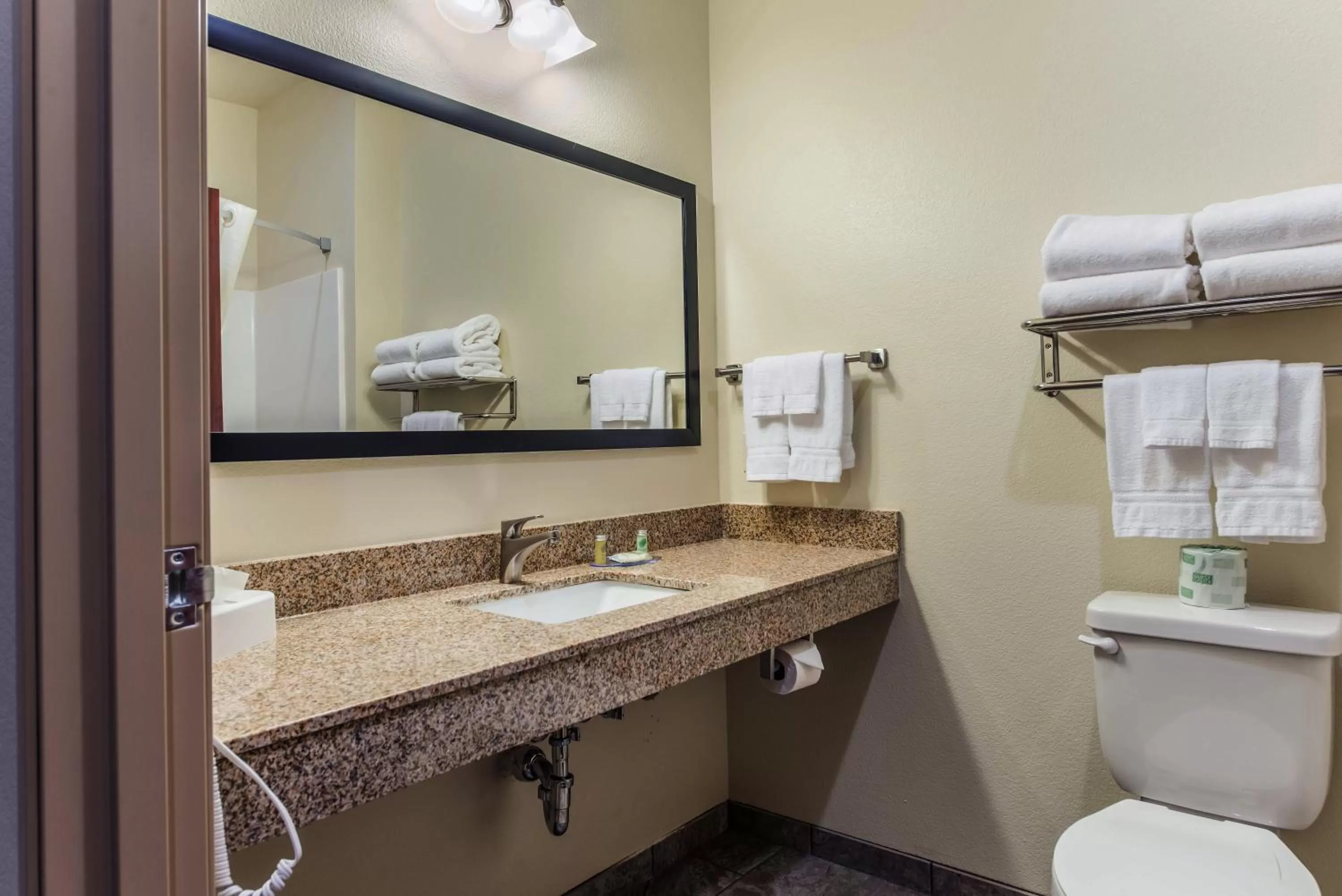 Bathroom in Cobblestone Hotel & Suites - Hutchinson