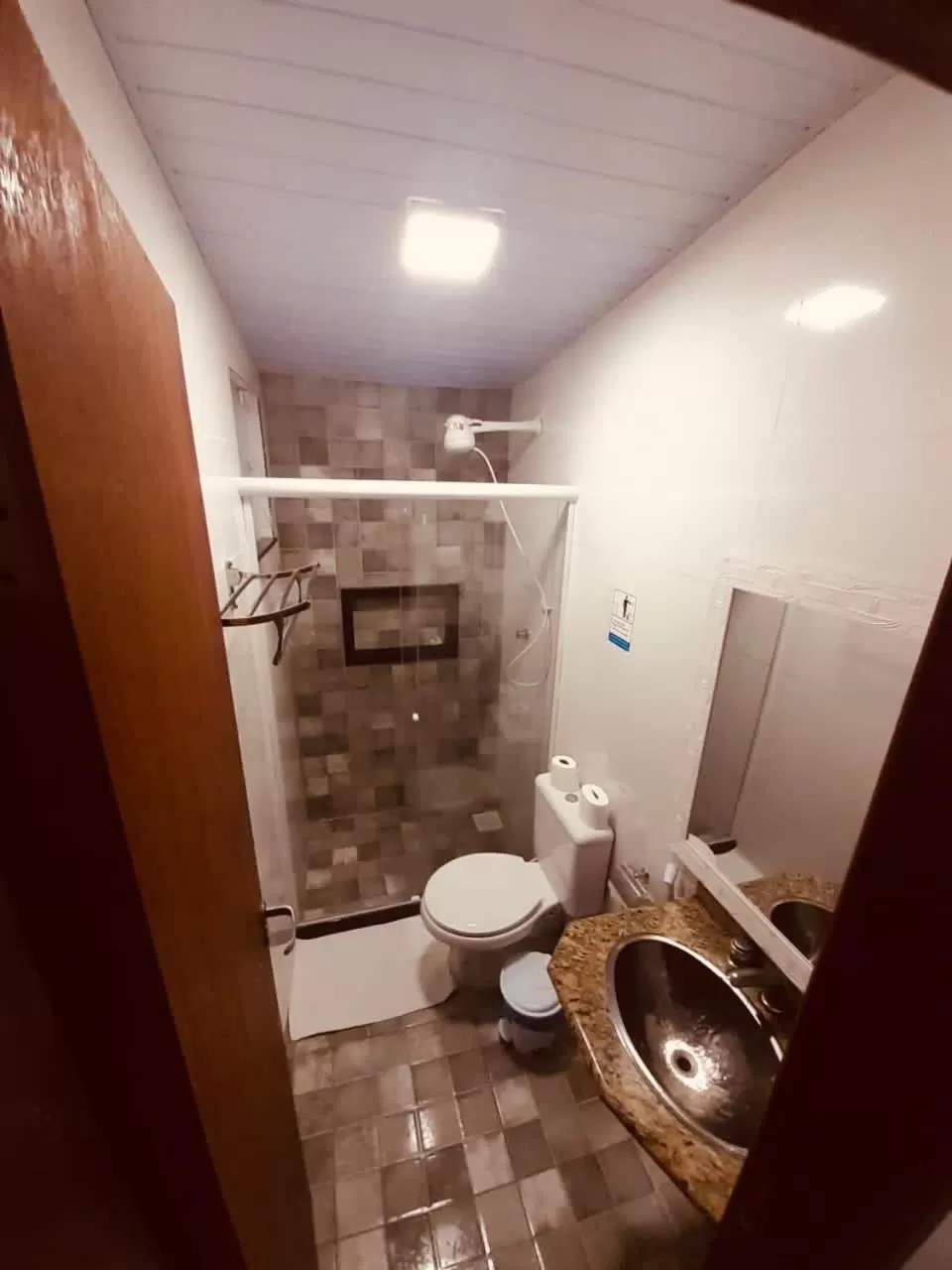 Bathroom in Flamingo Beach Pousada