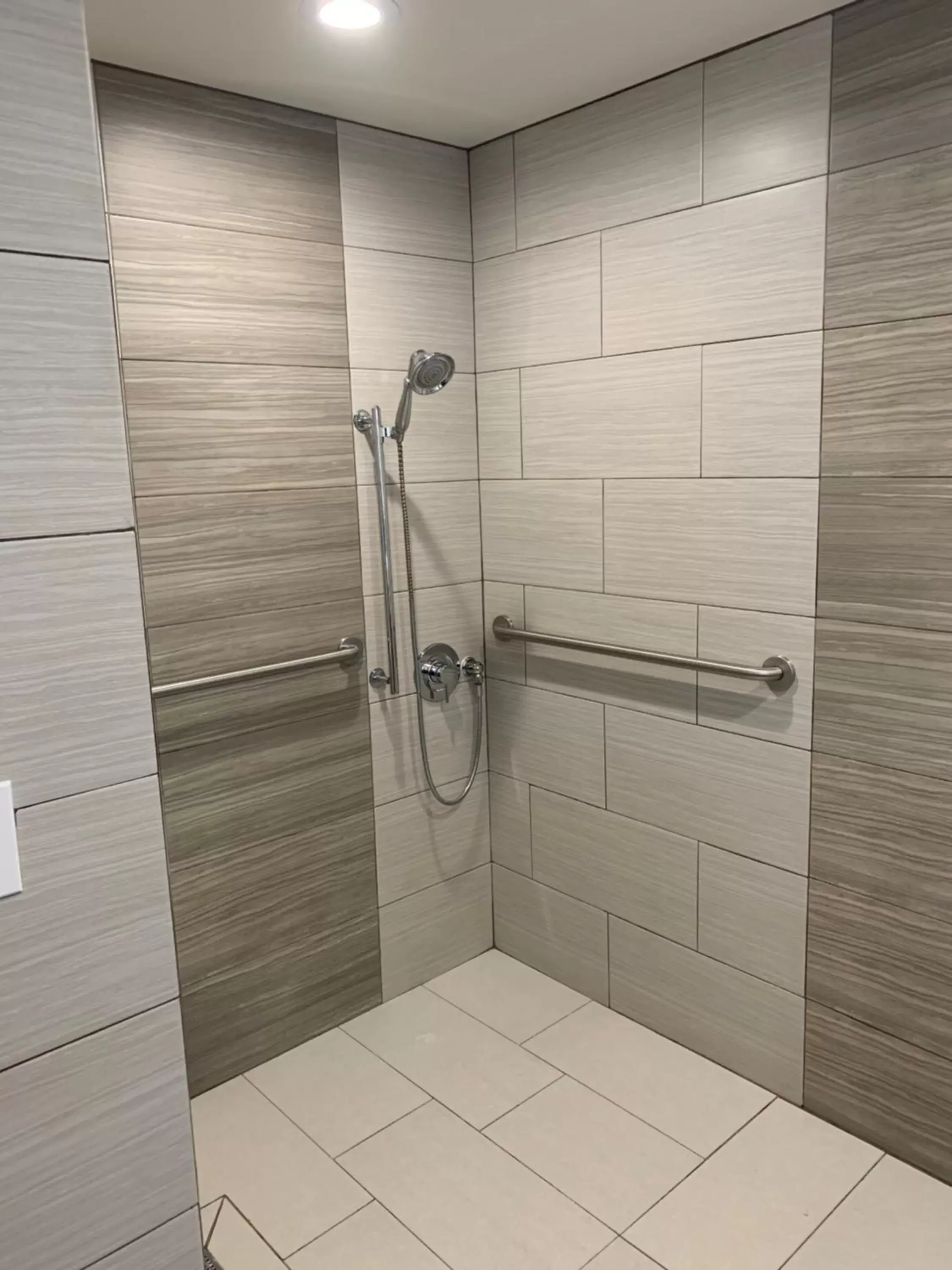 Standard King Room - Accessible in Holiday Inn Express & Suites Mexicali by IHG Standard King Room - Accessible in Holiday Inn Express & Suites Mexicali by IHG