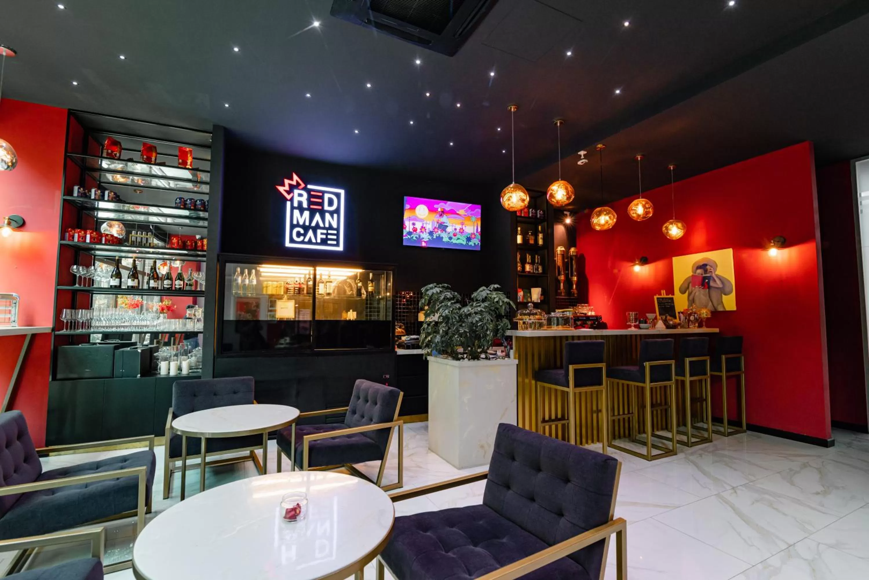 Restaurant/places to eat in Royal Plaza Hotel