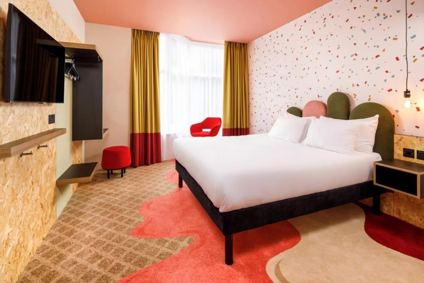 Bedroom, Bed in ibis Styles Bournemouth