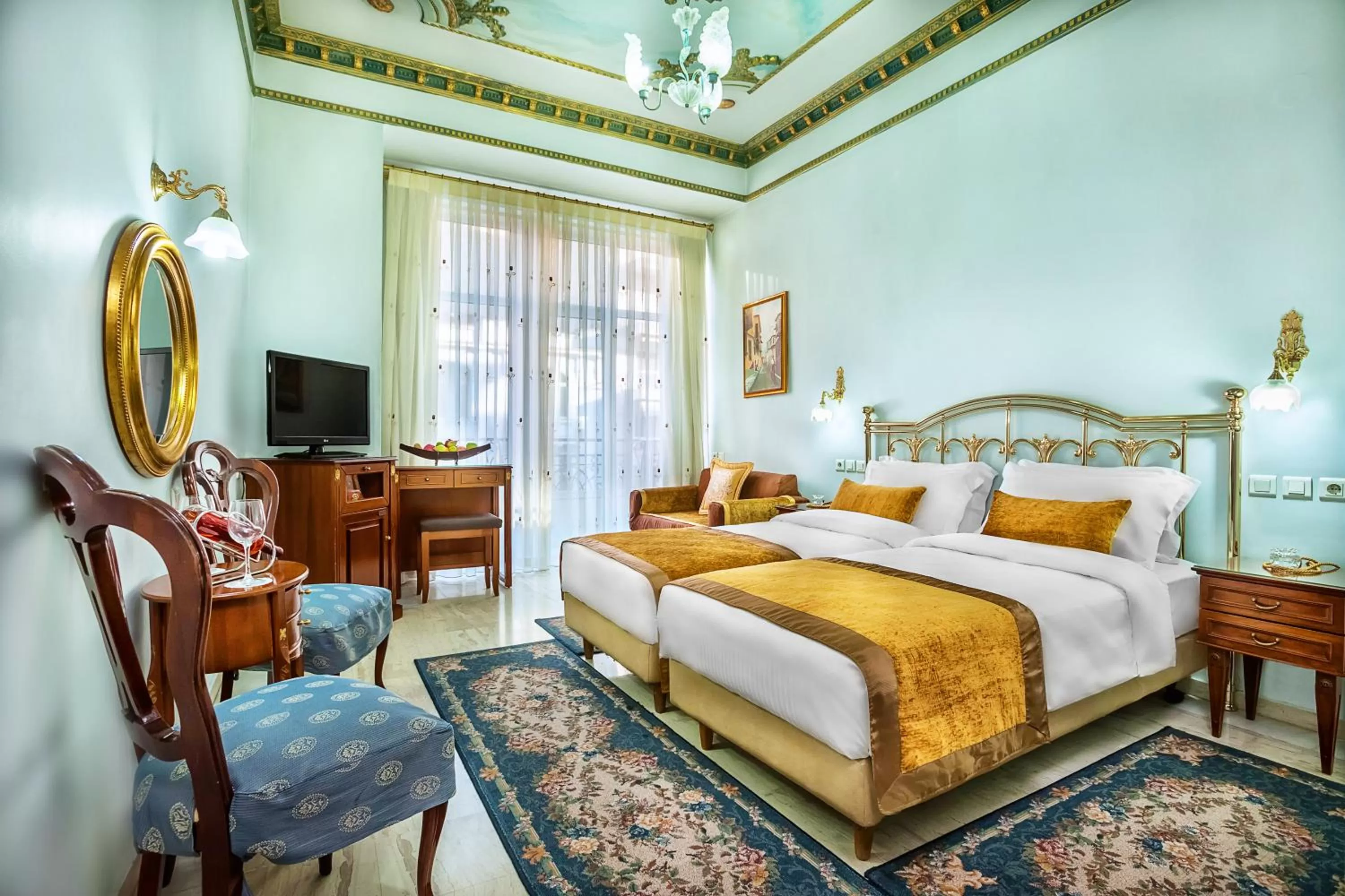 Photo of the whole room, Bed in Imperial Palace Classical Hotel Thessaloniki