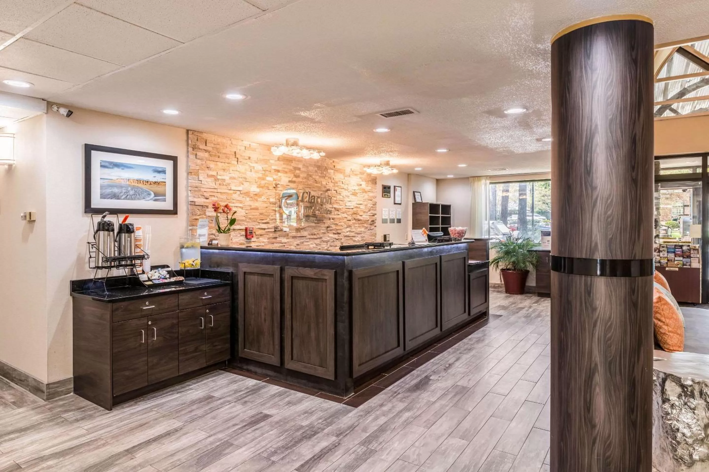 Lobby or reception in Lake Norman Inn and Suites