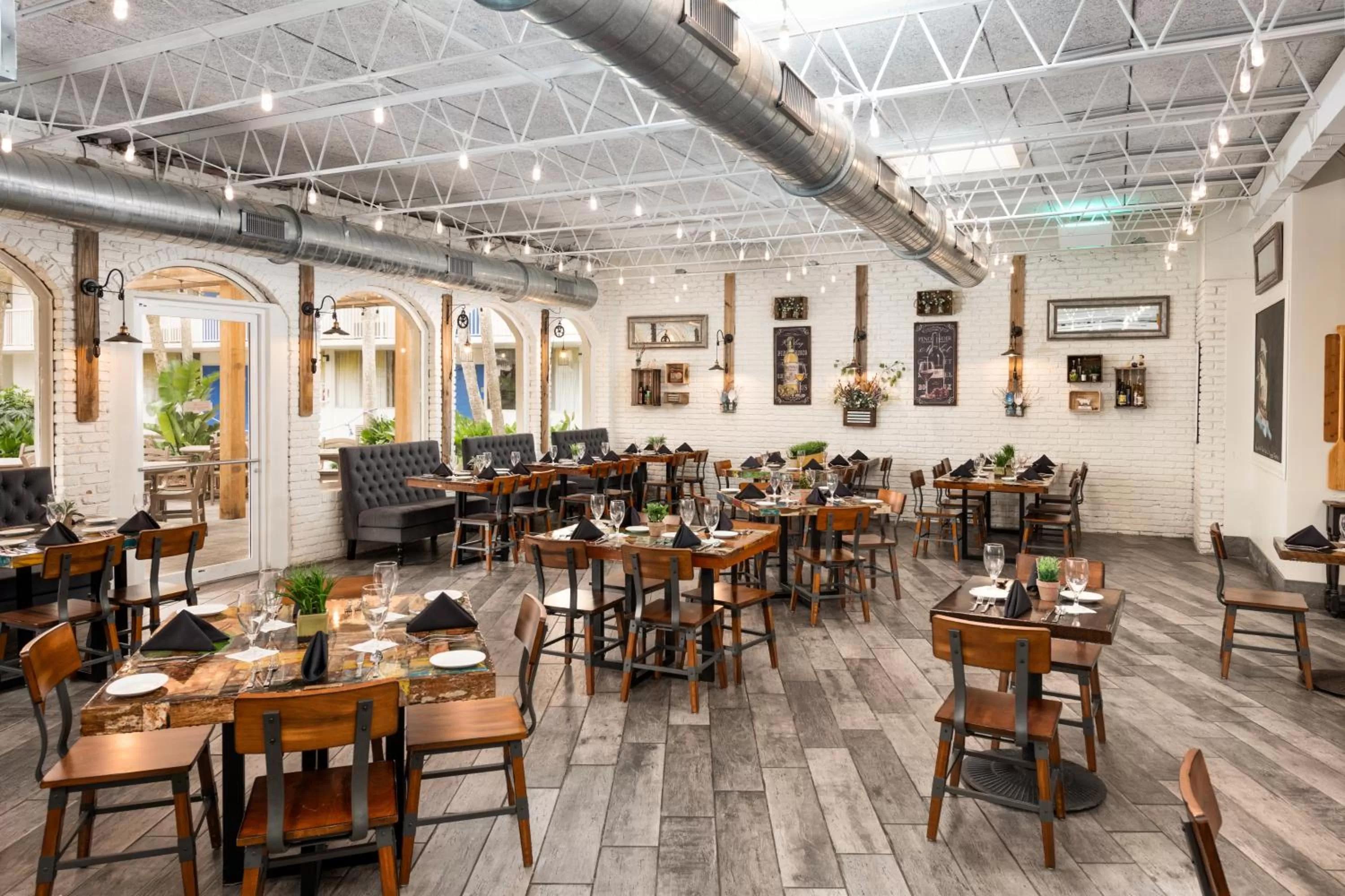 Restaurant/places to eat in The Island Resort at Fort Walton Beach