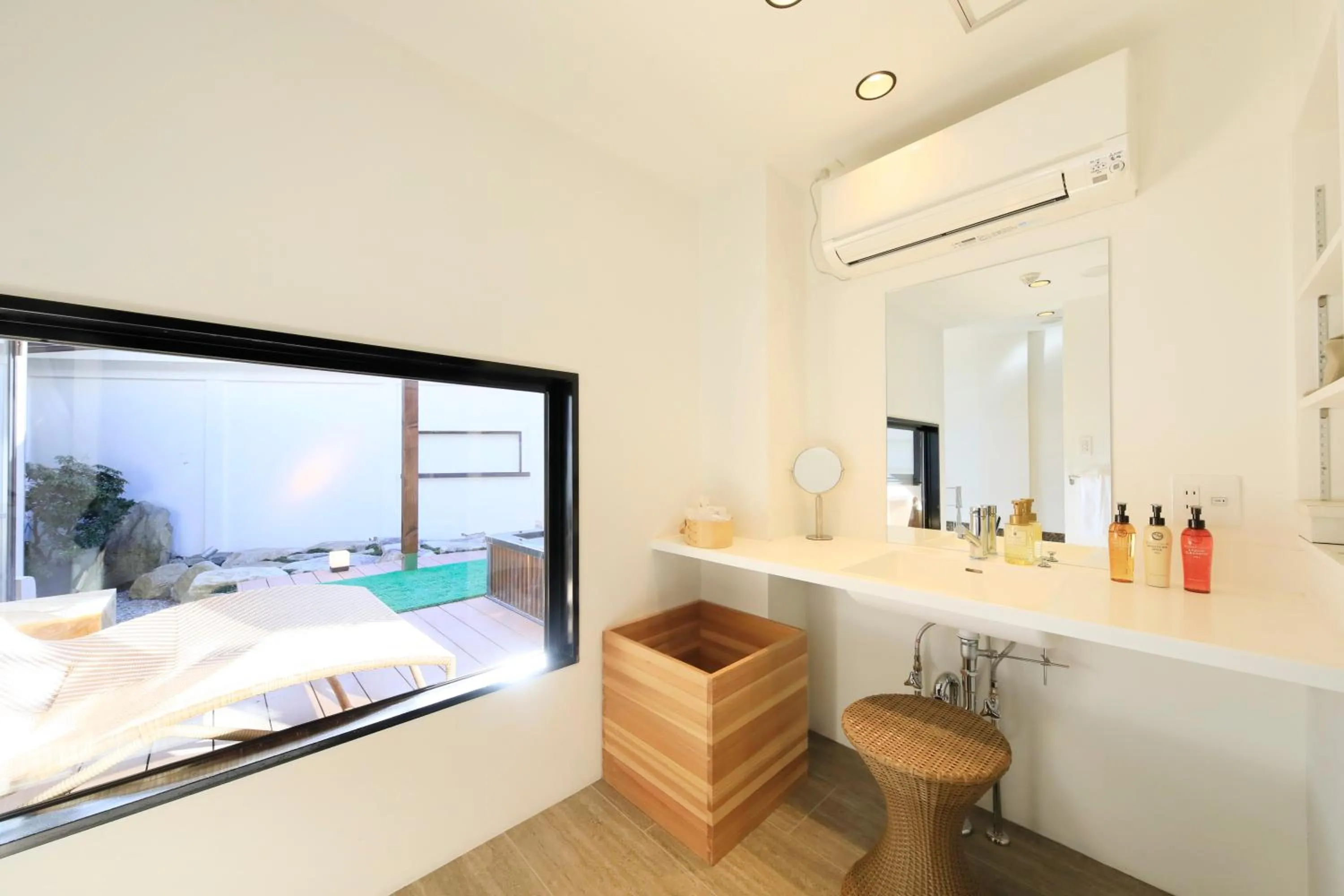 Bathroom, Bed in Fuji Onsenji Yumedono