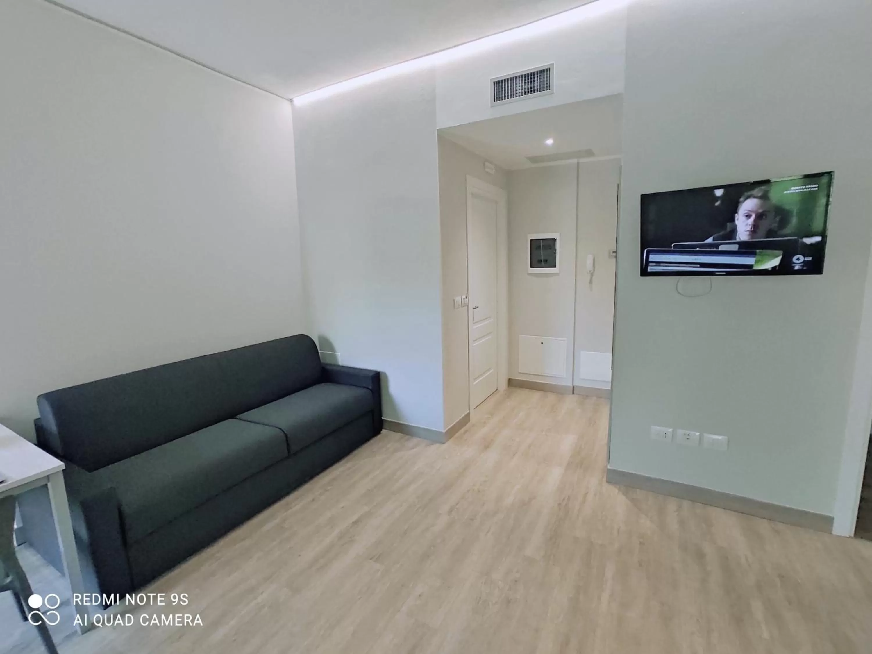 Living room, TV/Entertainment Center in ALBA RESIDENCE