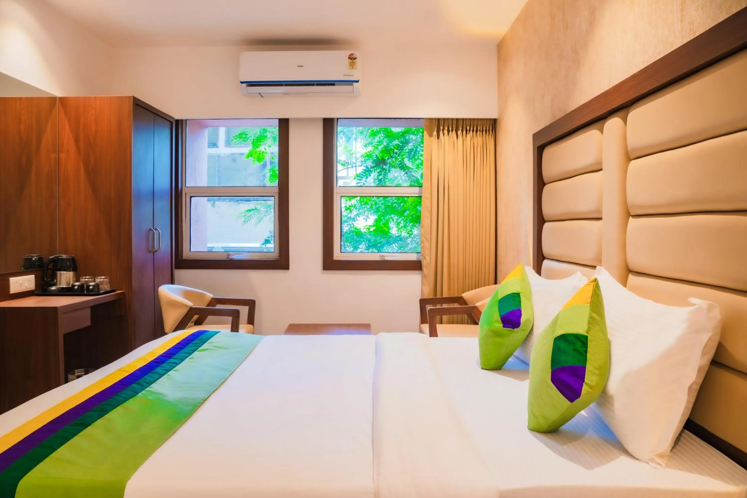 Bedroom, Bed in Treebo Serenity Inn, Koregaon Park