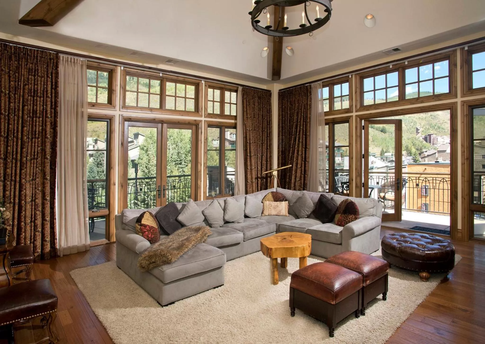 Living room in The Arrabelle at Vail Square, a RockResort