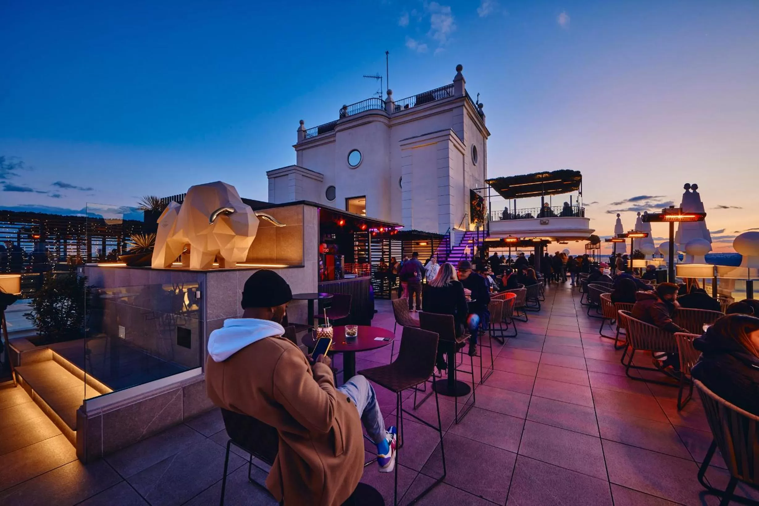 Lounge or bar in Riu Plaza España