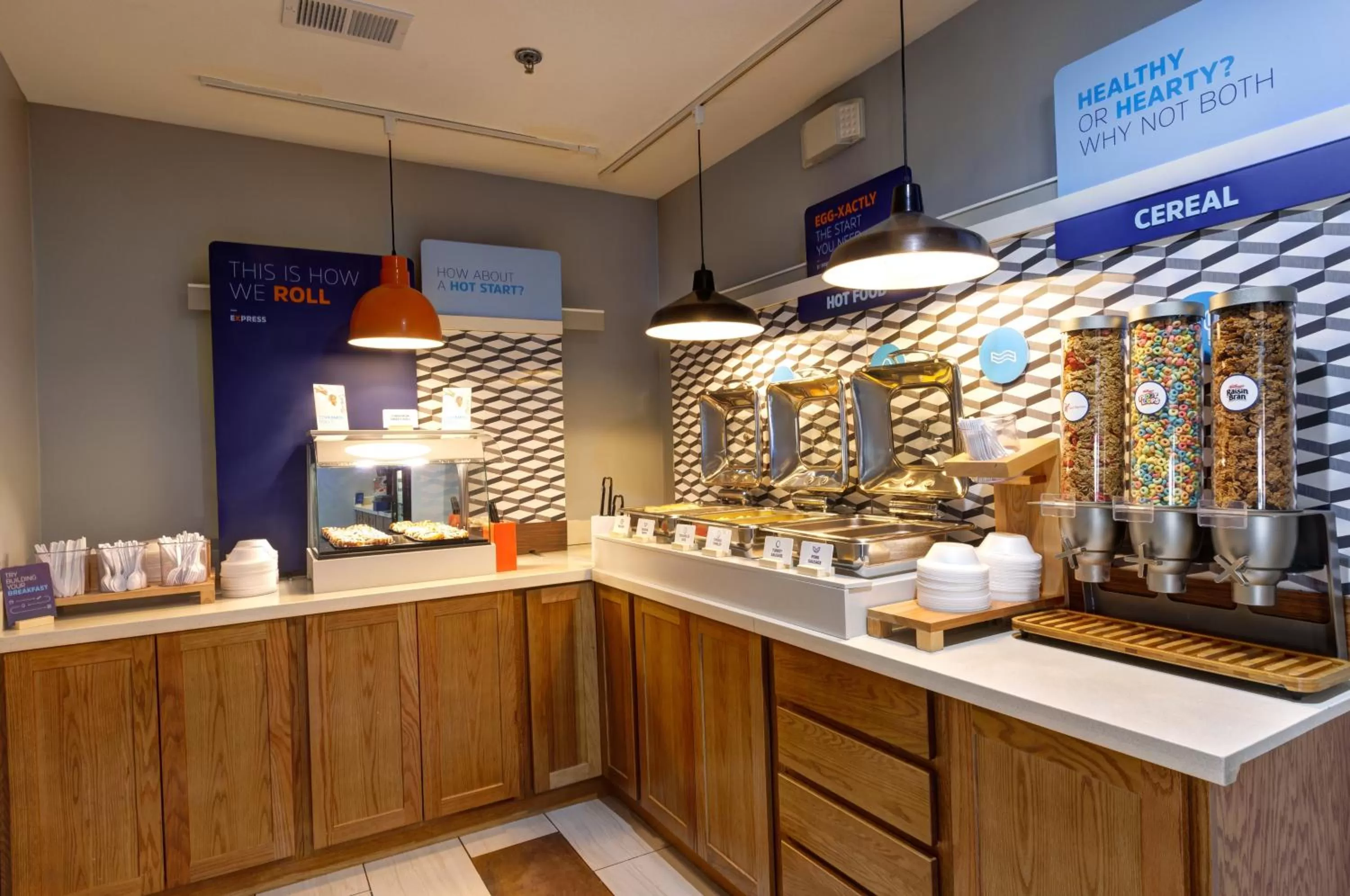 Breakfast in Holiday Inn Express & Suites Shelbyville Indianapolis by IHG