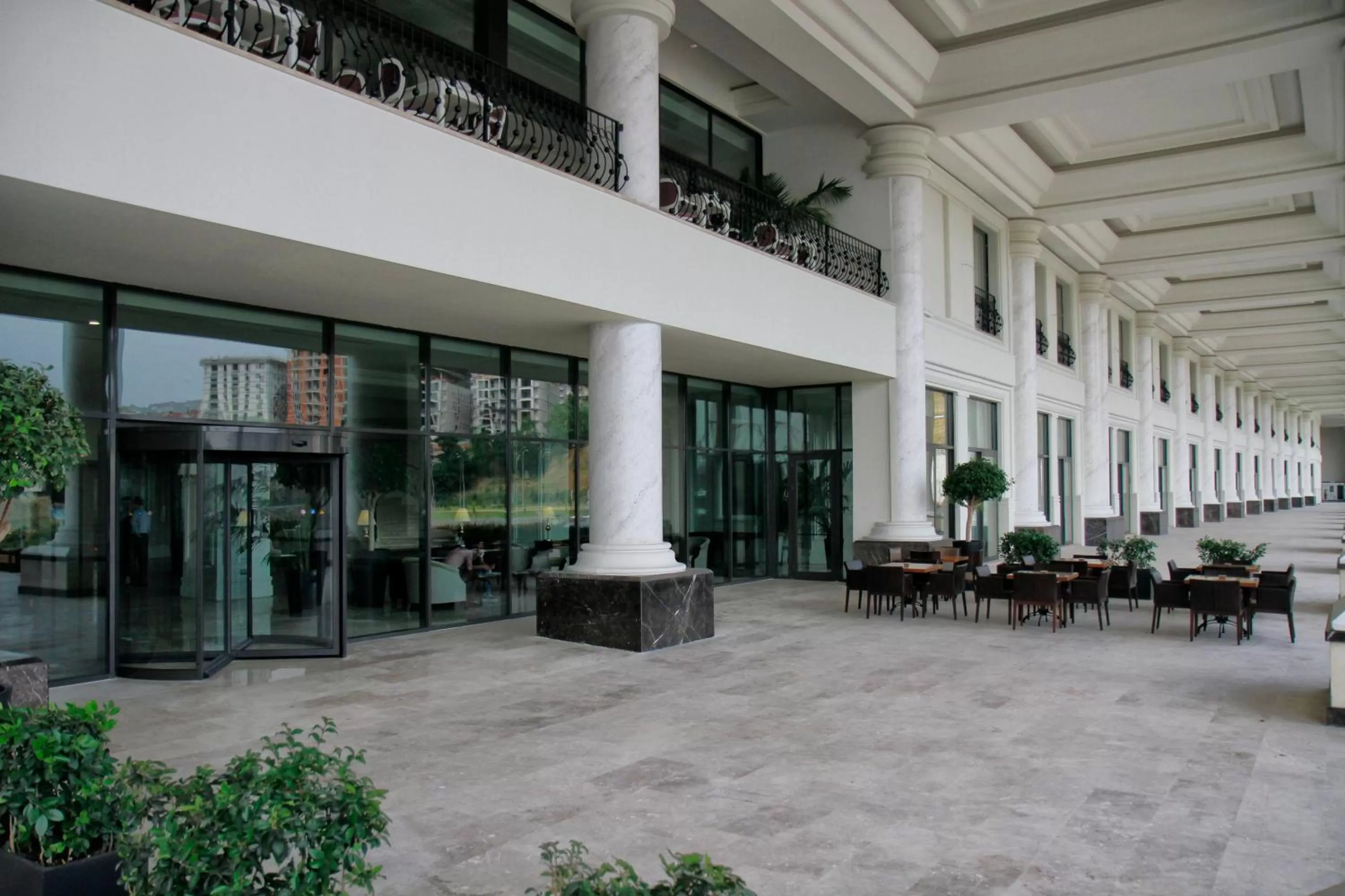 Facade/entrance in Vialand Palace Hotel