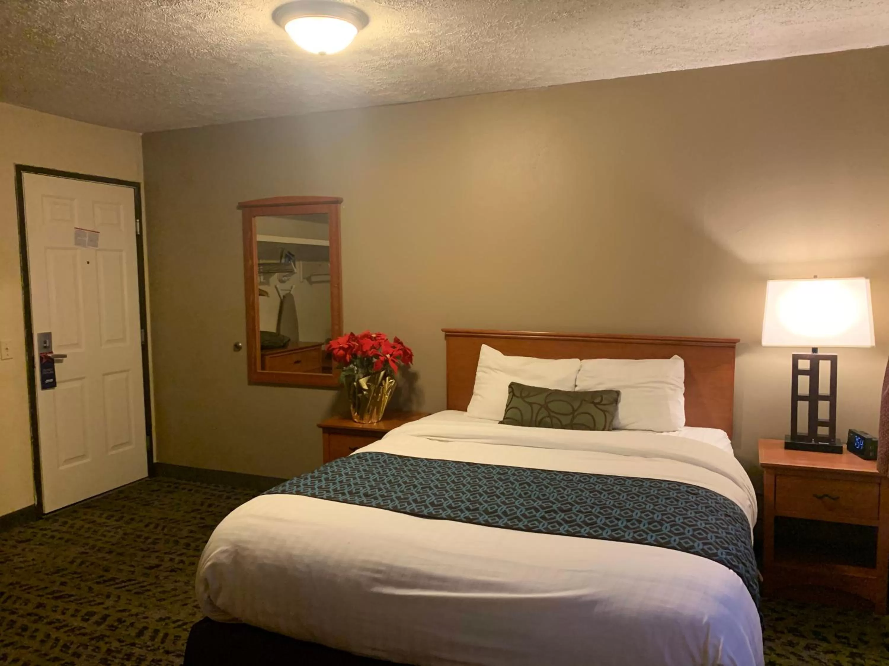 Bed in Sunset Inn - John Day