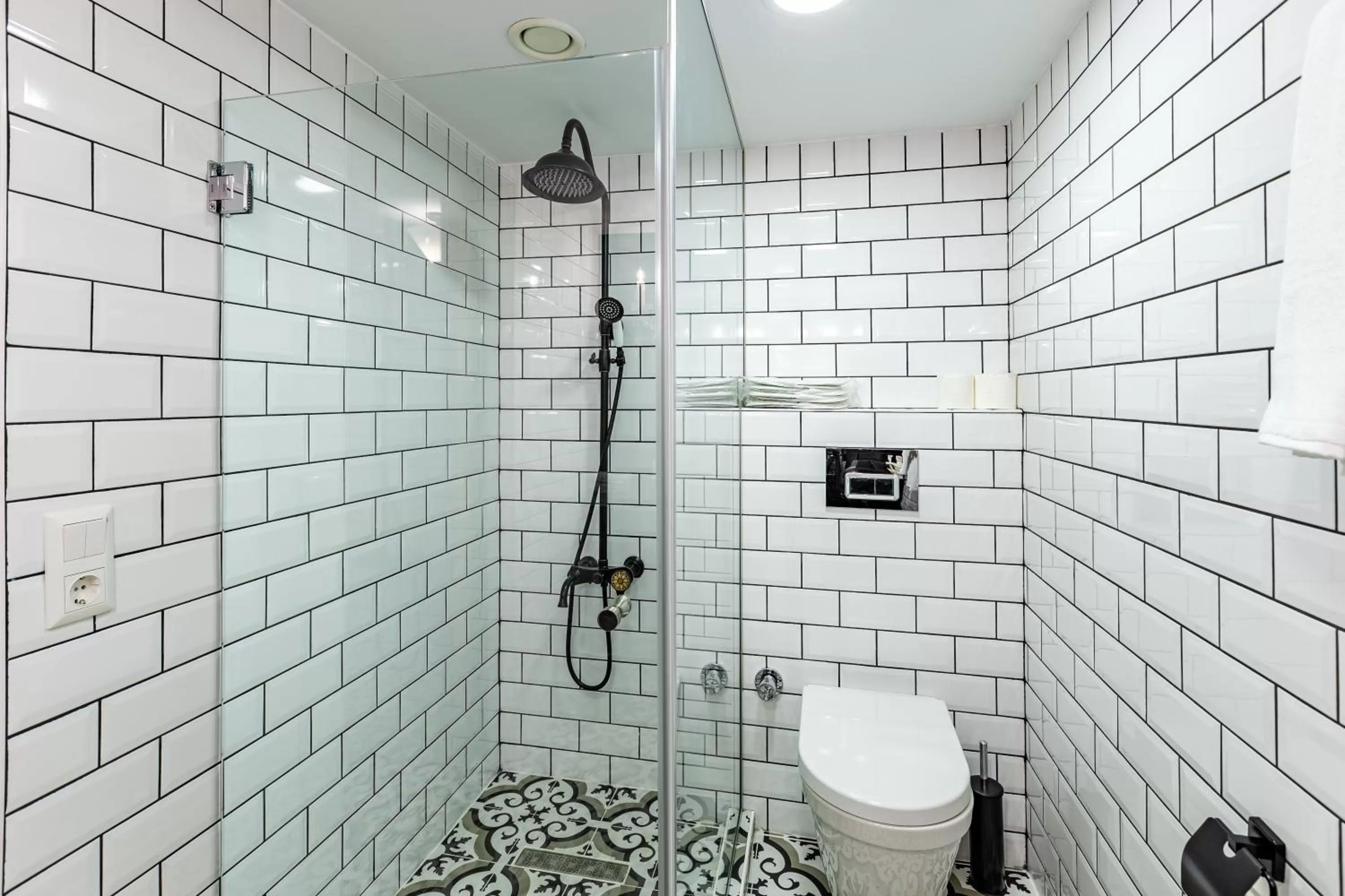 Shower in Villa Pera Suite Hotel