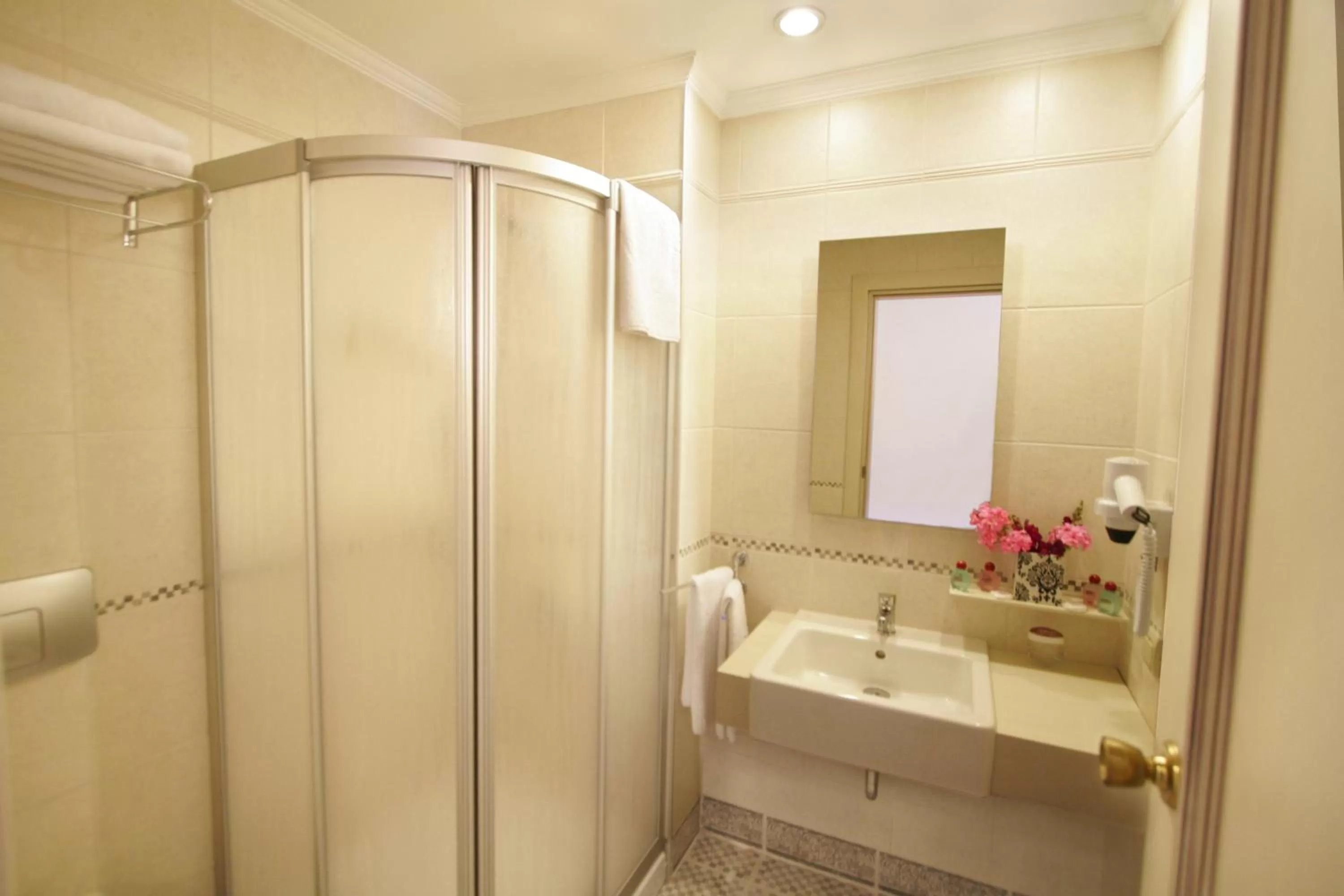 Bathroom in Aspen Hotel Kaleiçi