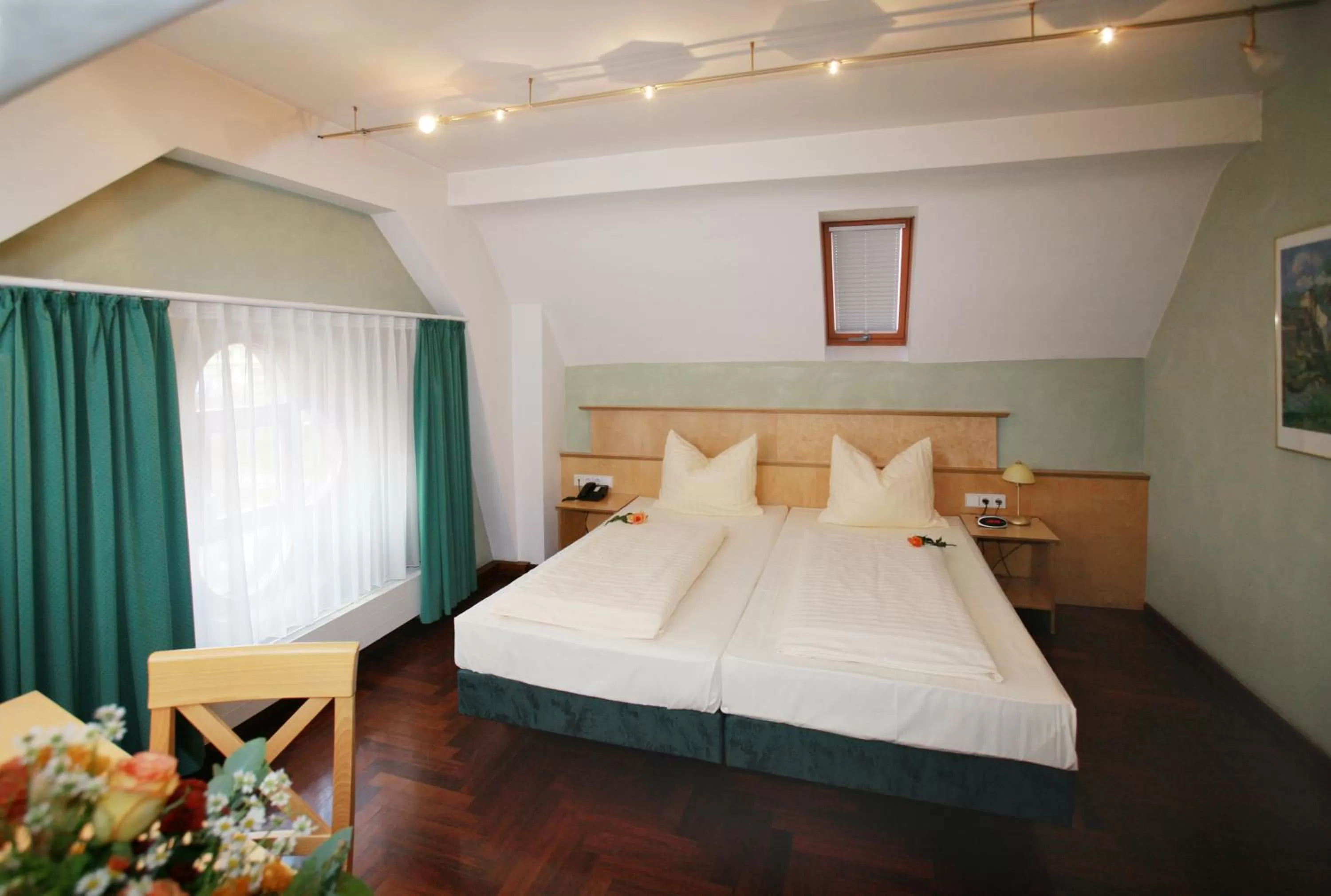 Photo of the whole room, Bed in Hotel Hoepfner Burghof