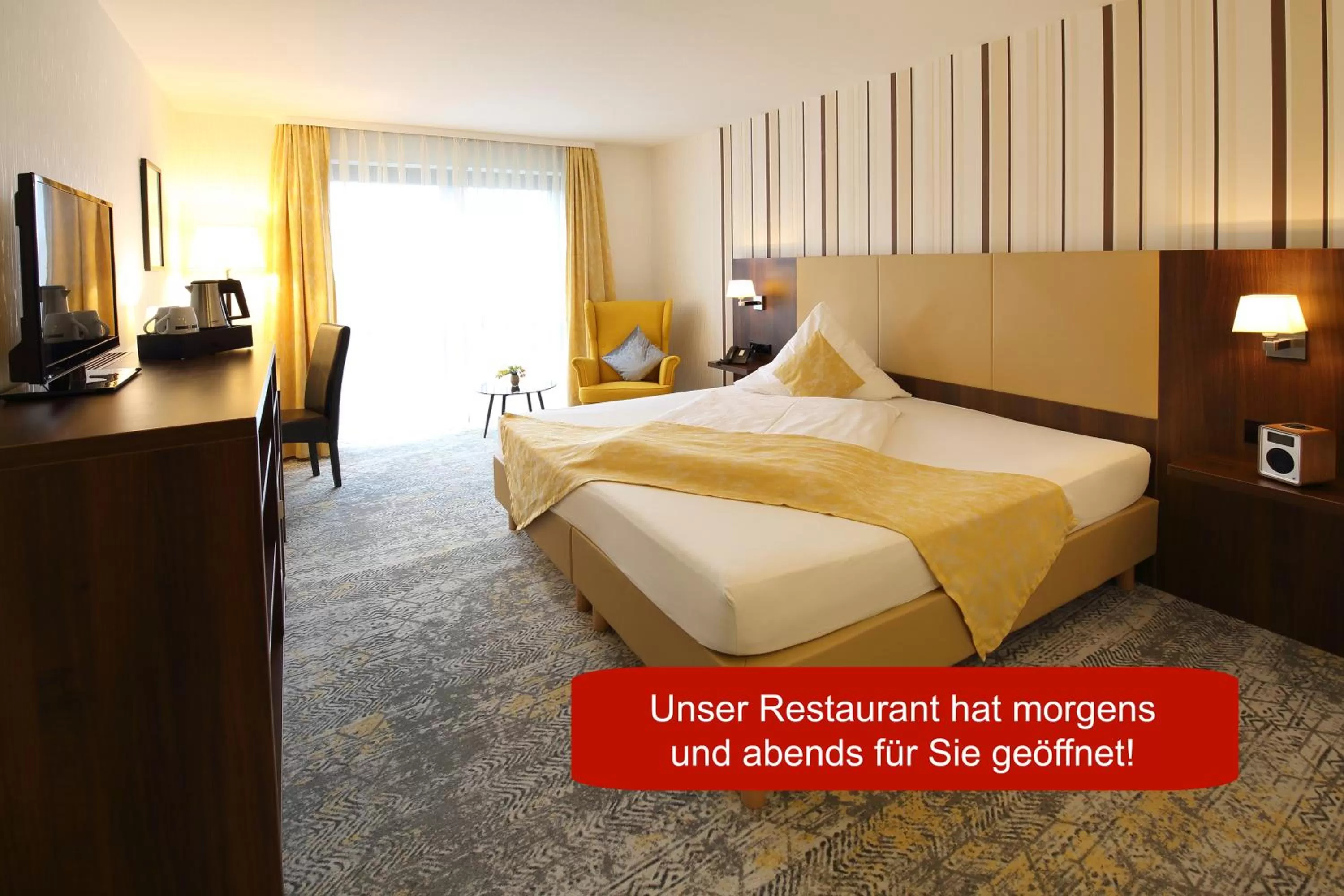 Photo of the whole room, Bed in Lobinger-Parkhotel